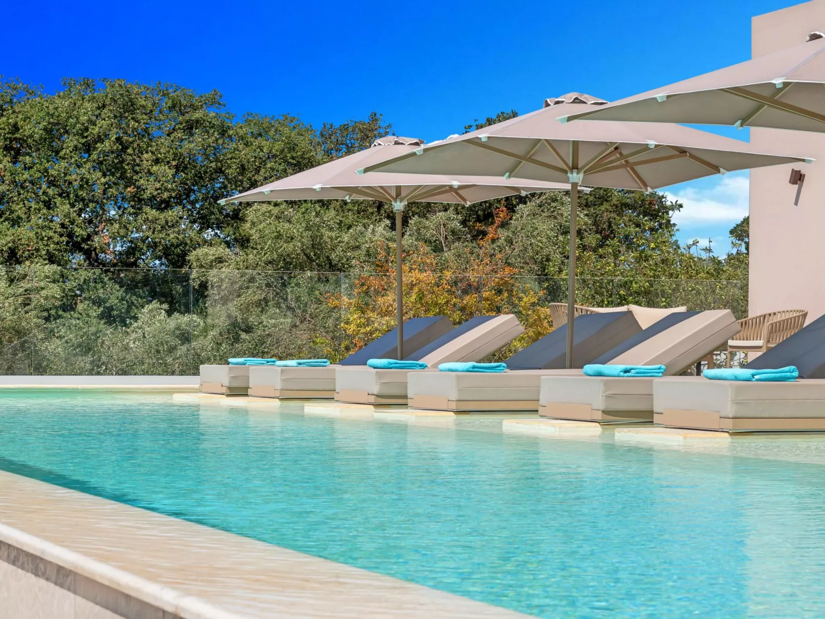 Celestial Villa Privater Pool und Jacuzzi-Image-tags.info