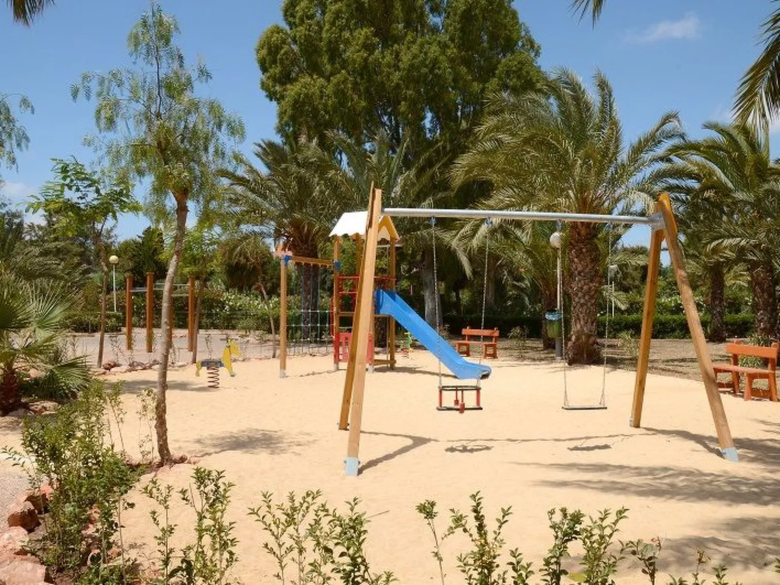 Studio-Appartement mit Terrasse-Image-tags.info