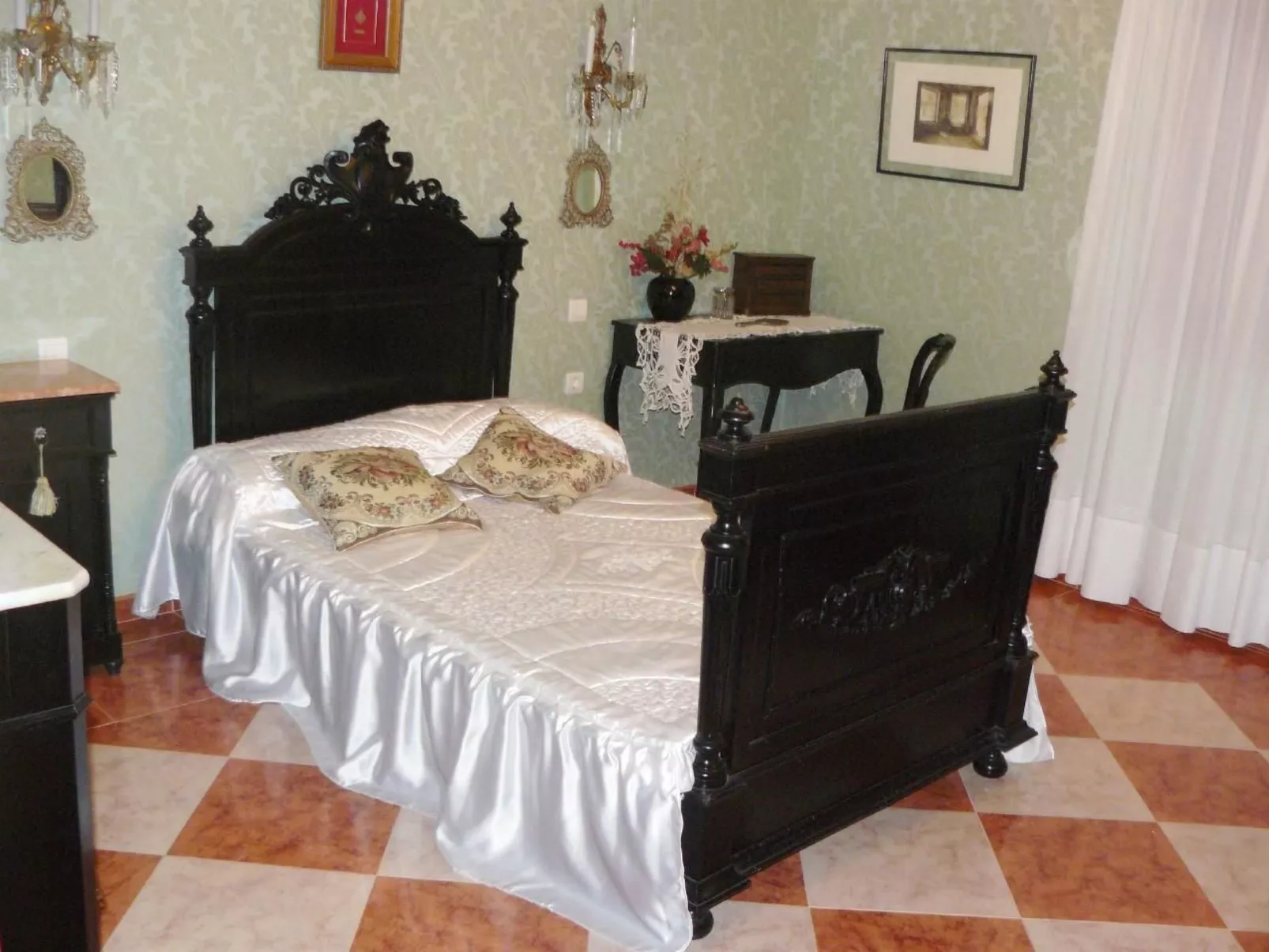 Torre de Campos in Ainzón - Hauptgebäude-Image-tags.info