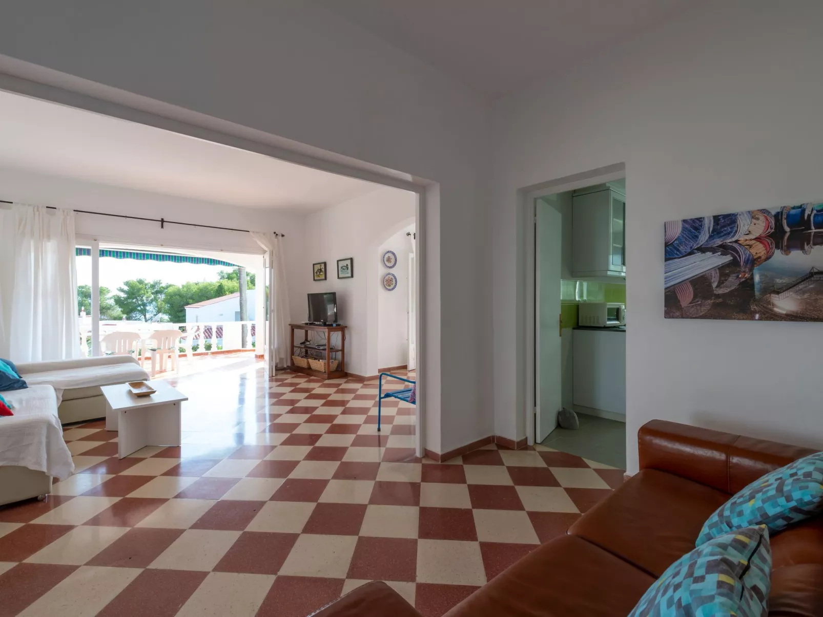 Moderne, frische Familienvilla Allondra-Binnen