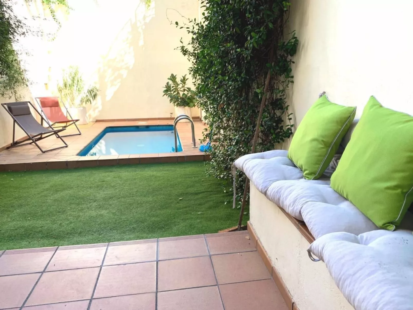 Wohnung in Gracia mit privatem Pool-Binnen