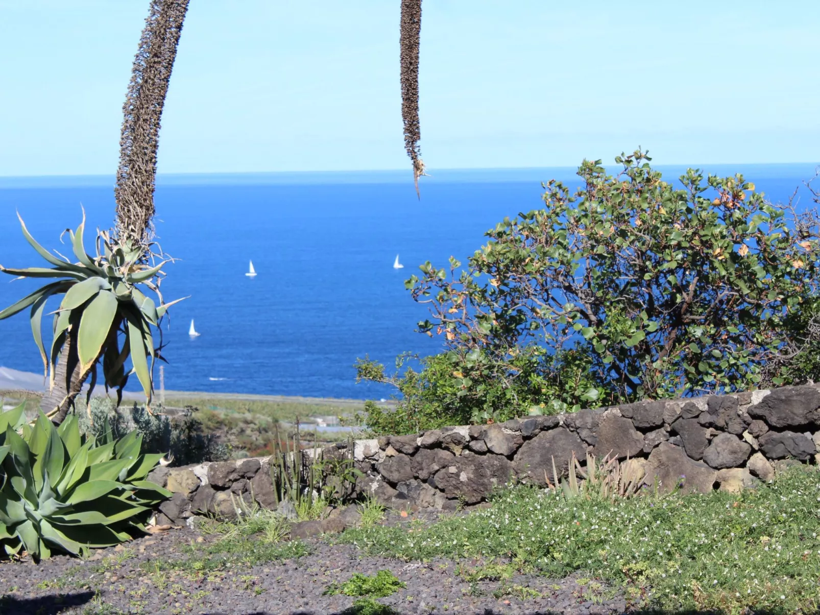 In Monte Breñas mit Grill, Terrasse und Garten-Buiten