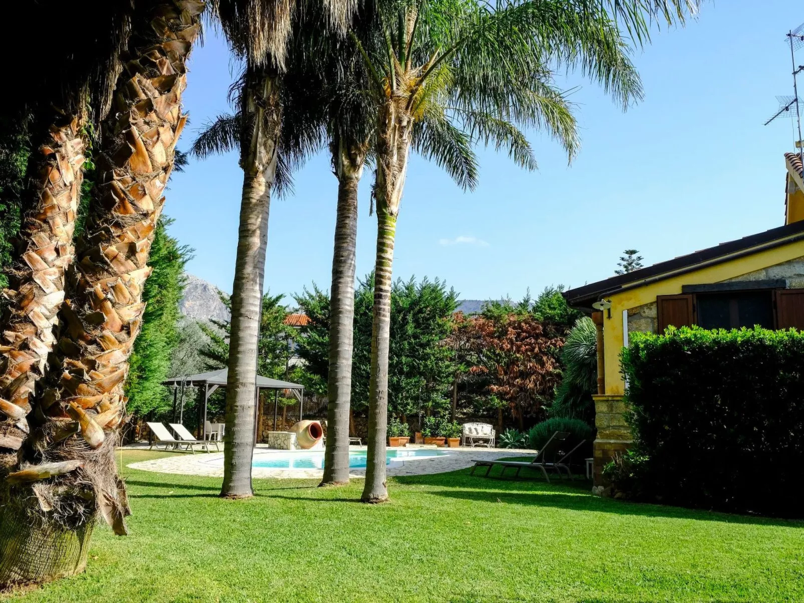 "Carta Fashion" mit eigenem Pool-Buiten