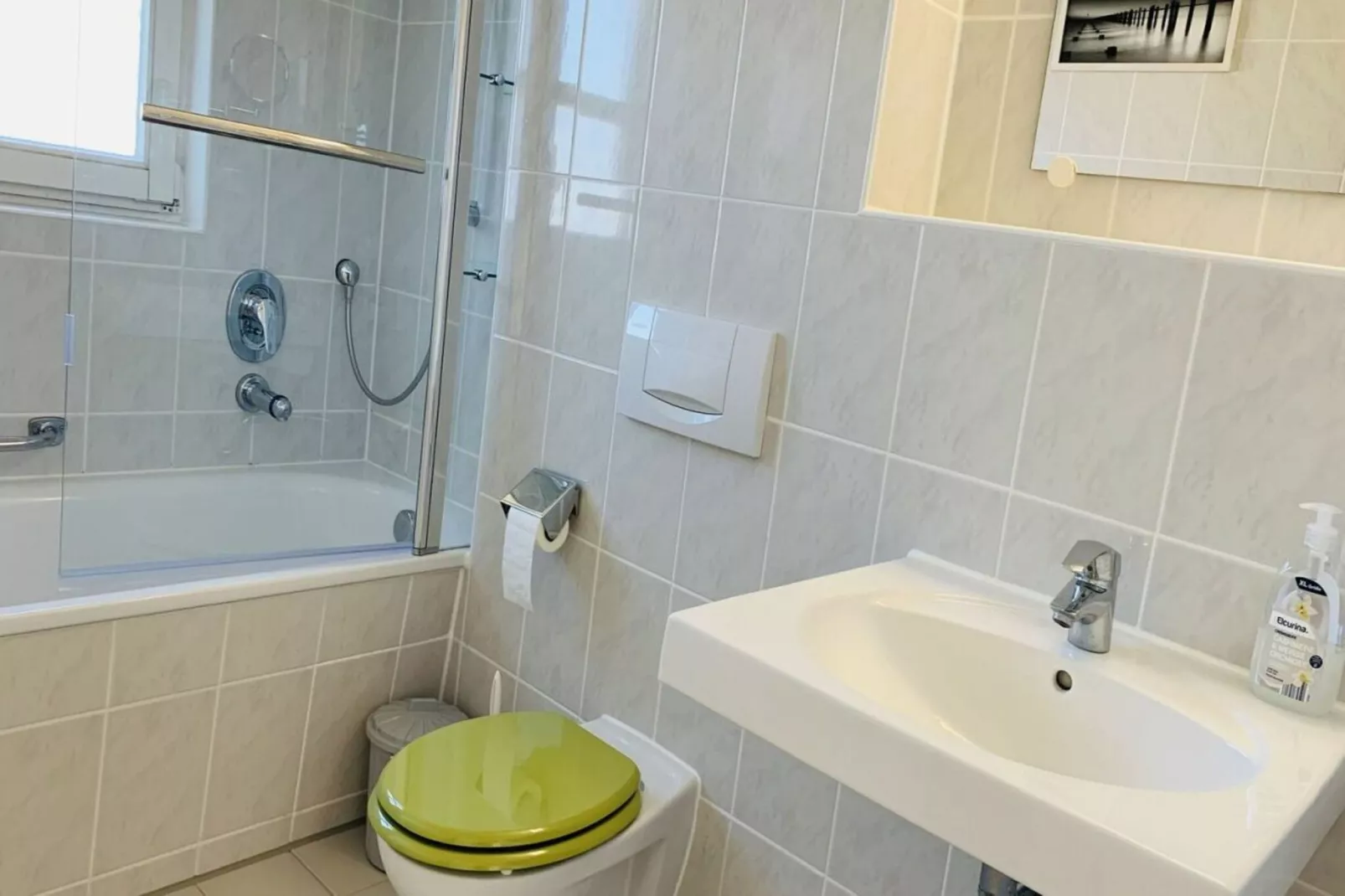 379143-Badkamer