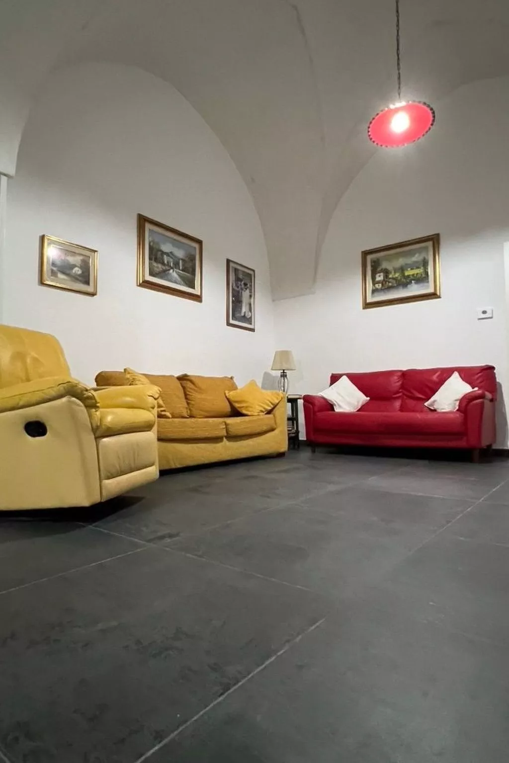 Exklusive Wohnung mit Garten-Binnen