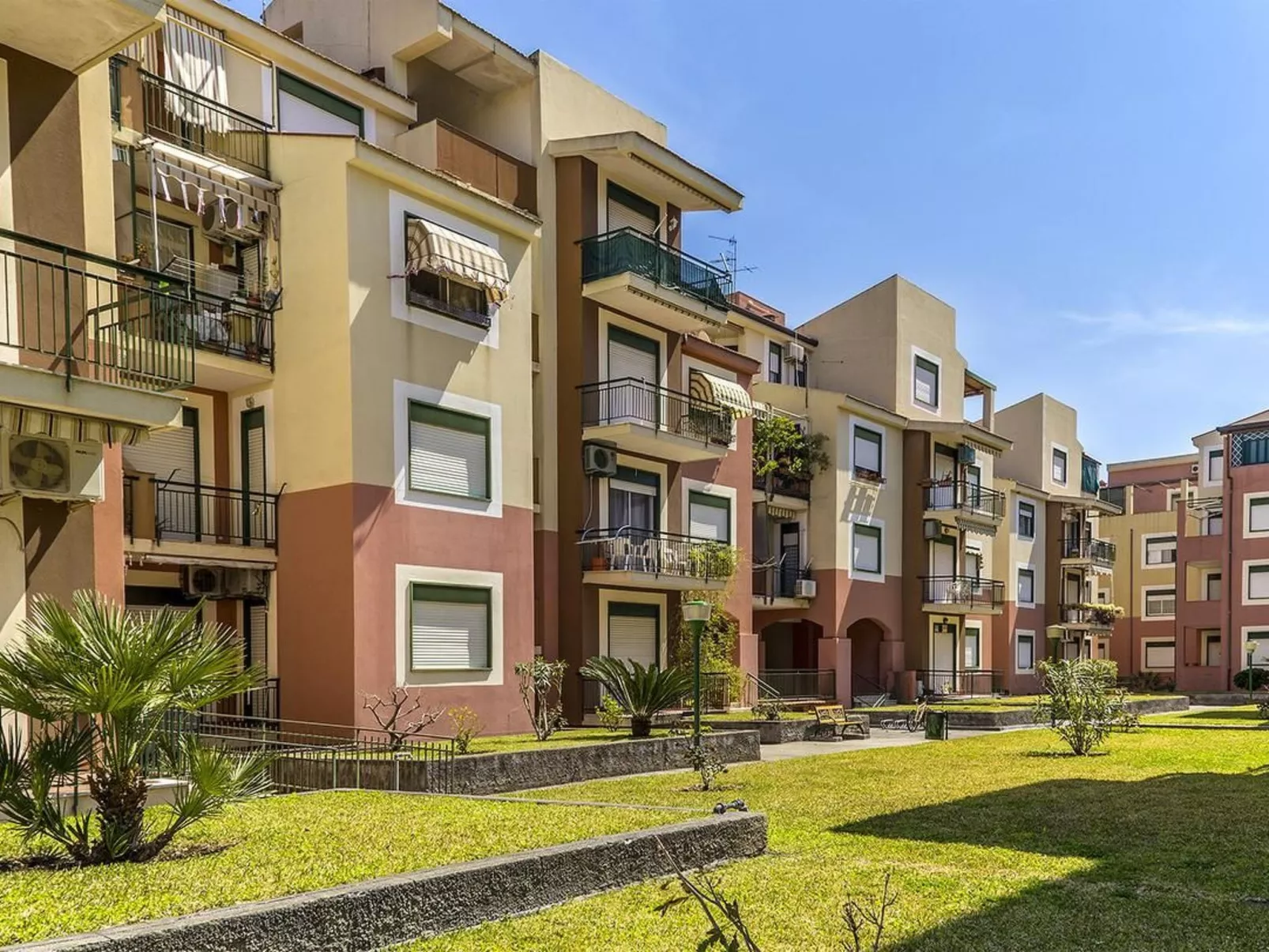 Taormina Studio 001-Image-tags.info