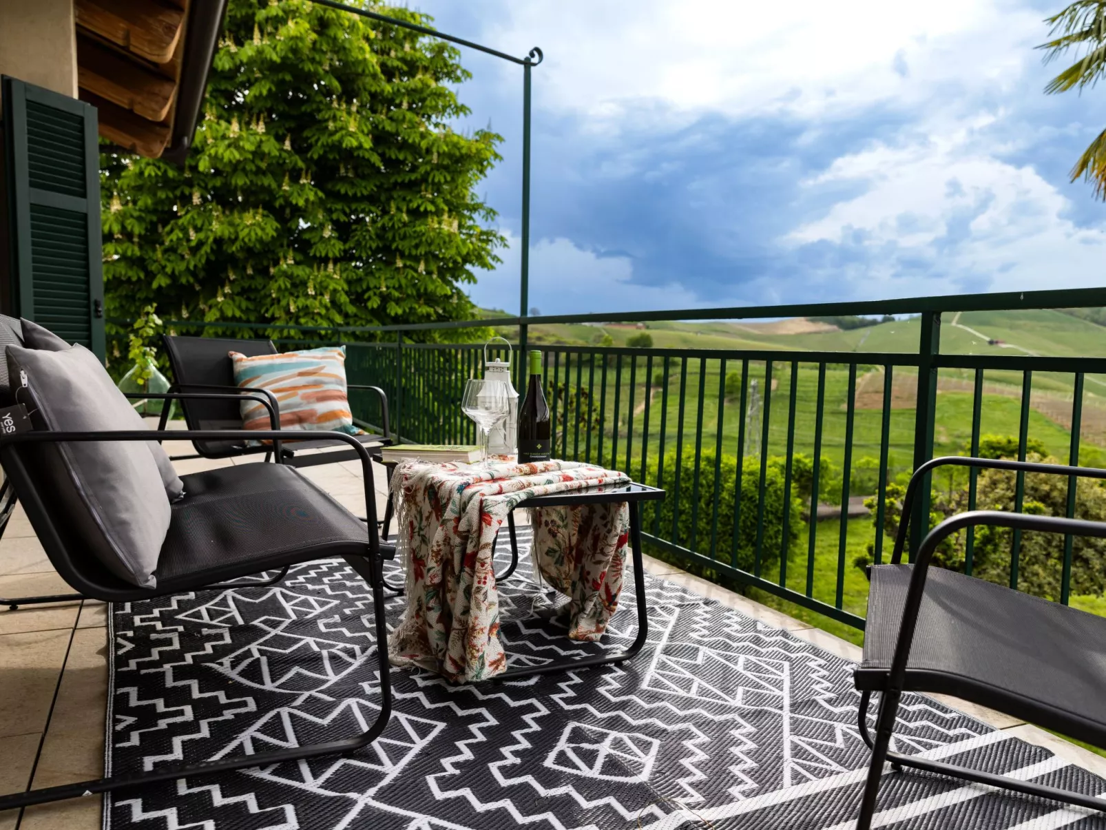 Mit privatem Pool, AC und Weinkeller-Buiten