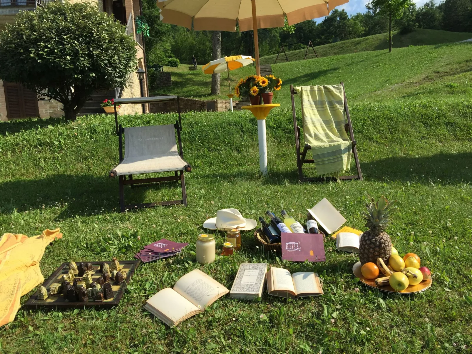 Unterkunft in einer Höhle mit Whirlpool-Buiten