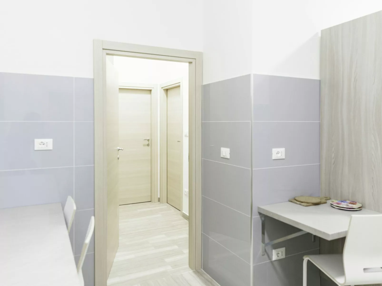 Auf dem Messegelände 14, in der Nähe des Zentrums und gegenüber dem Messegeländ-Binnen