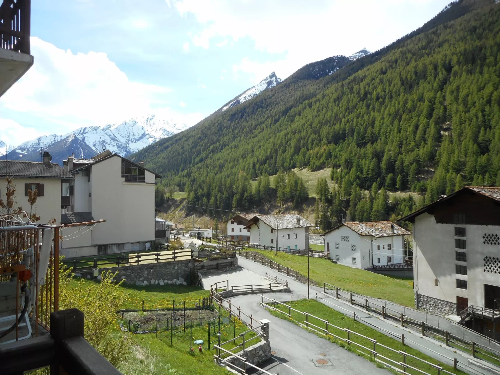 Mit Bergblick-Buiten