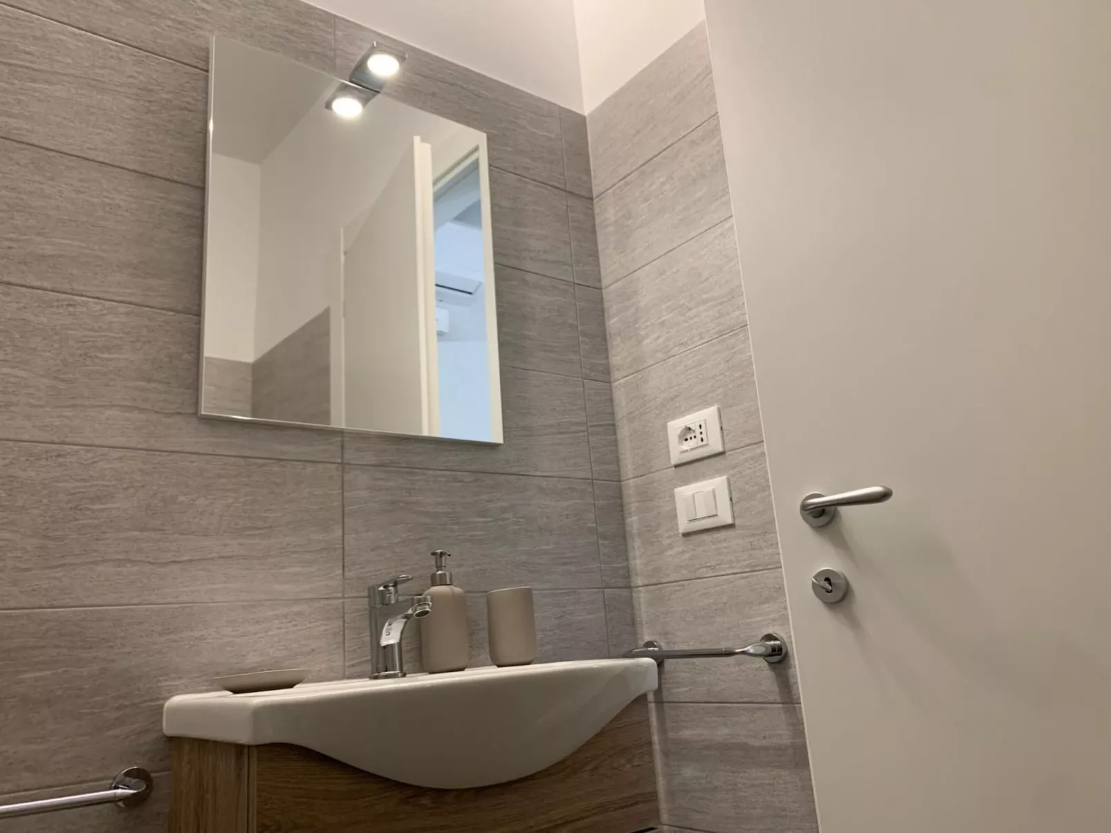 Casa Armonia Sulmona centro Studios mit Balkon-Binnen