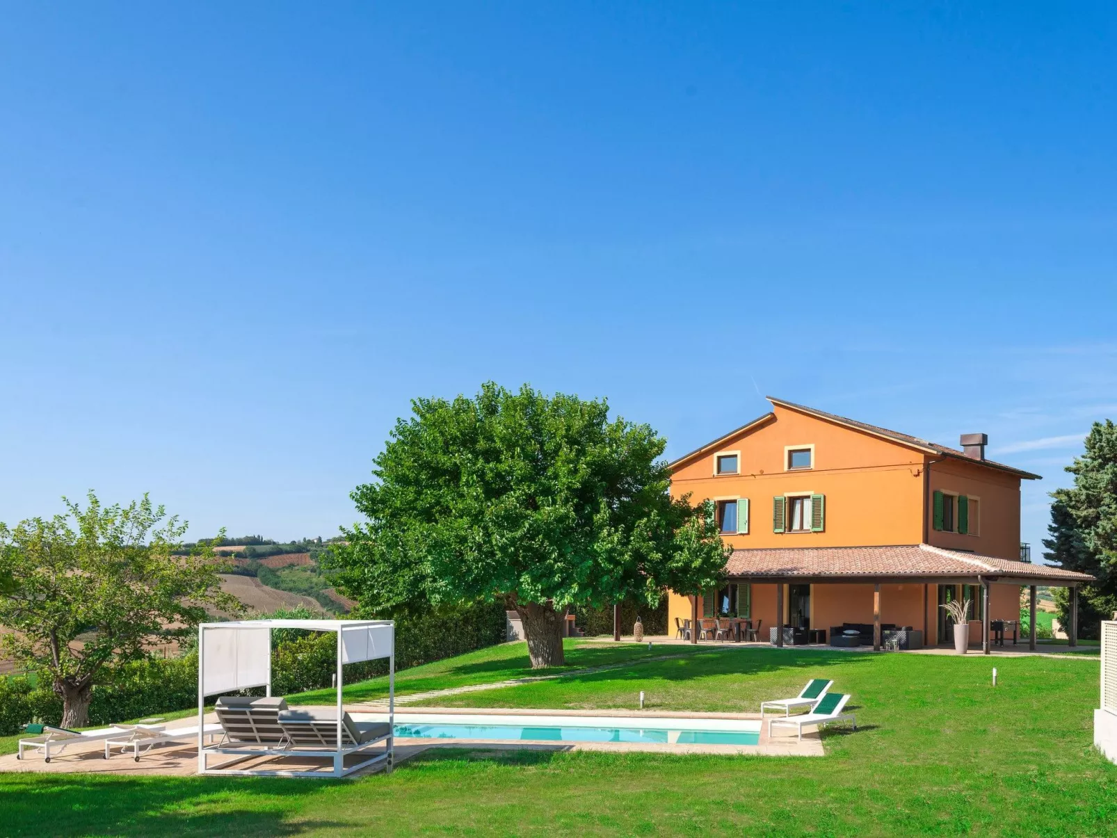 Villa Traiani, Marken Urlaub, privater Pool-Buiten