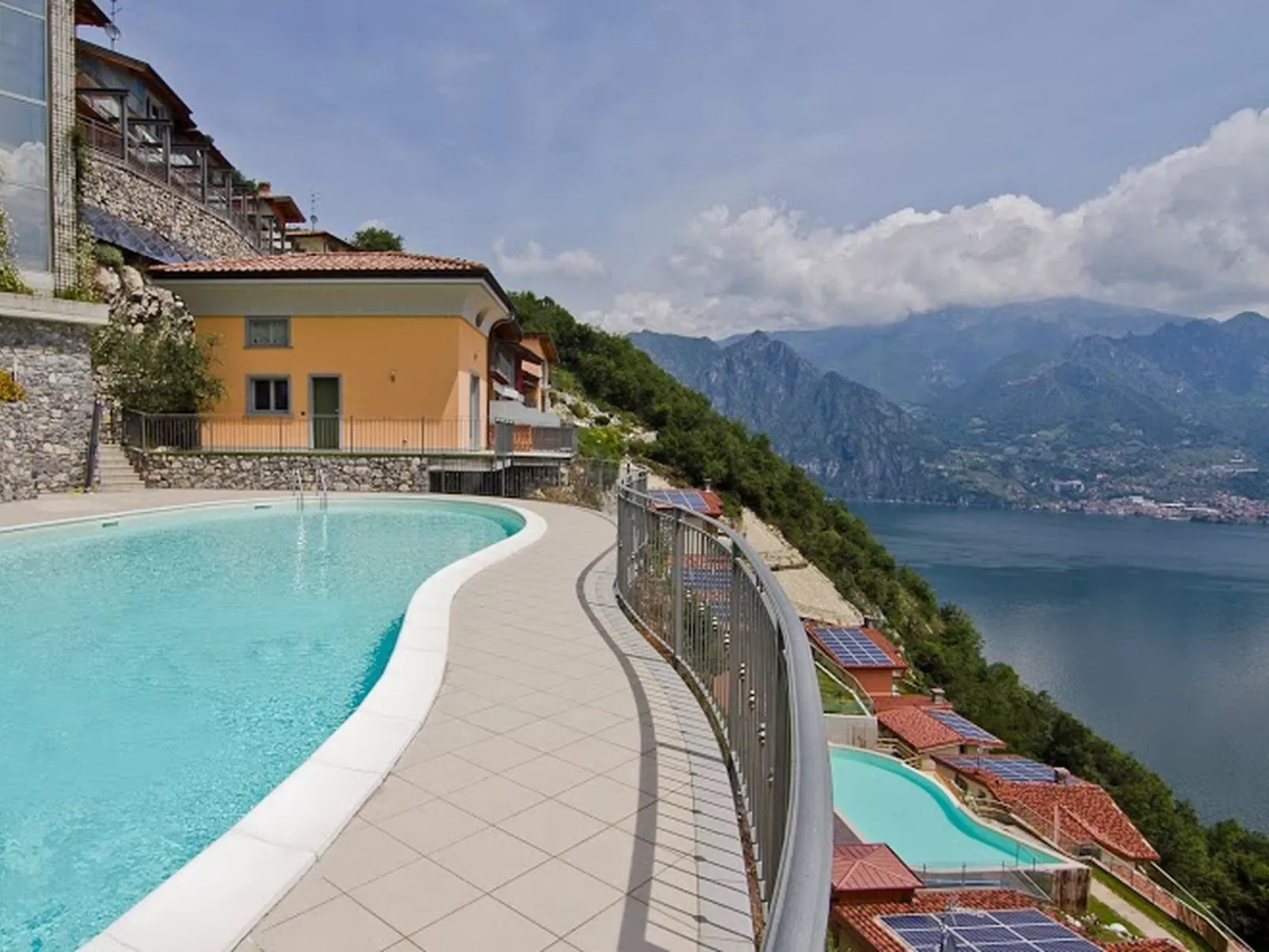 Beatrice - Haus mit Pool und Terrasse am Iseosee-Buiten