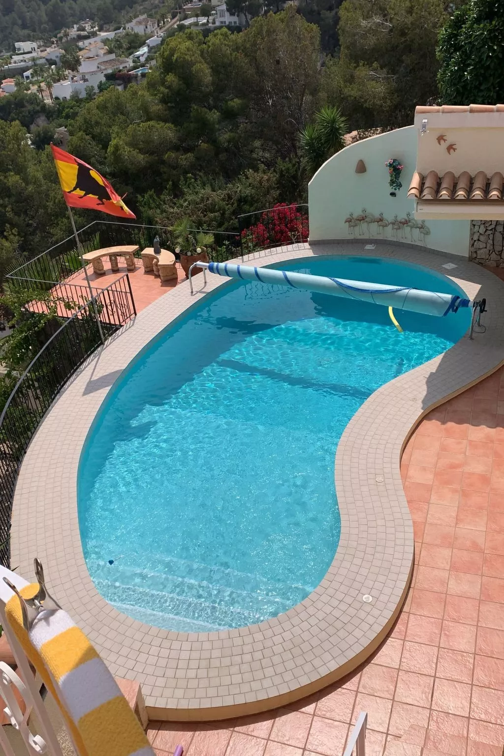 Wohnung in der ersten Etage mit privatem Pool-Buiten