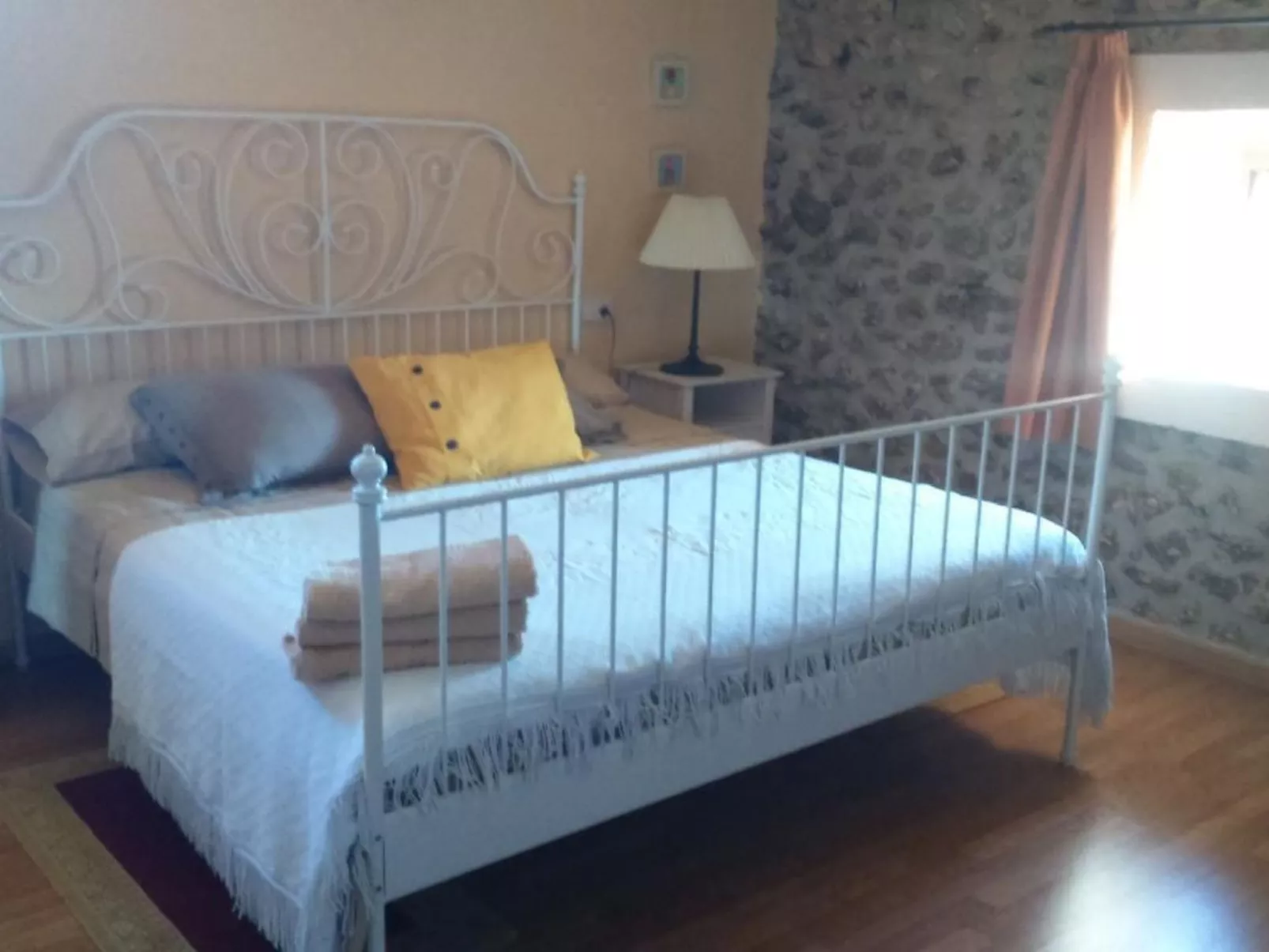 Freistehendes Landhaus mit Schwimmbad-Binnen