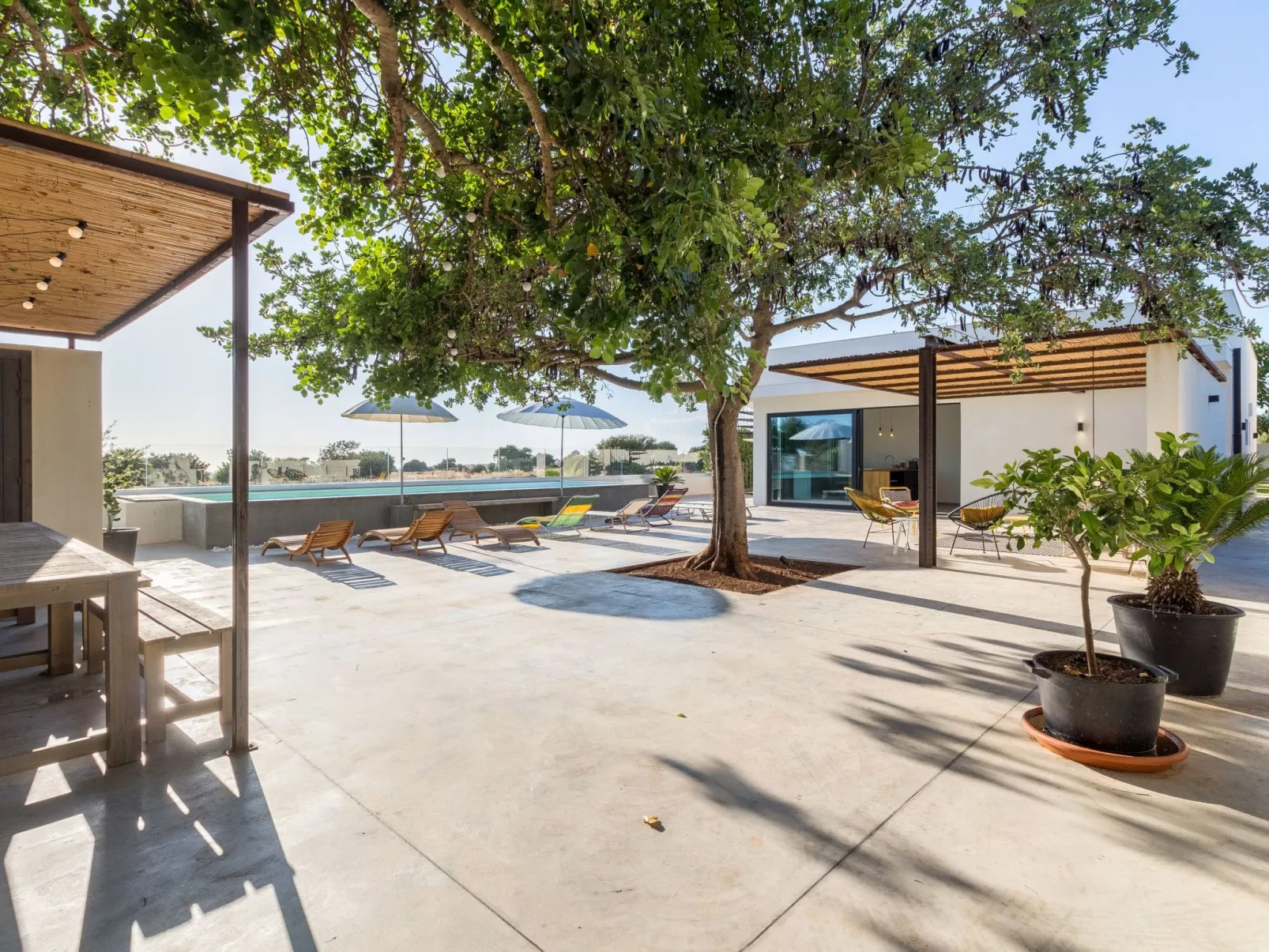 Demetra, moderne Villa mit Pool und Meerblick-Image-tags.info