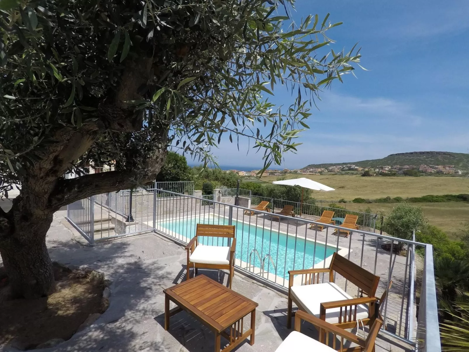 Lubagnu Vacanze- Drei-Zimmer-Wohnung E-Buiten