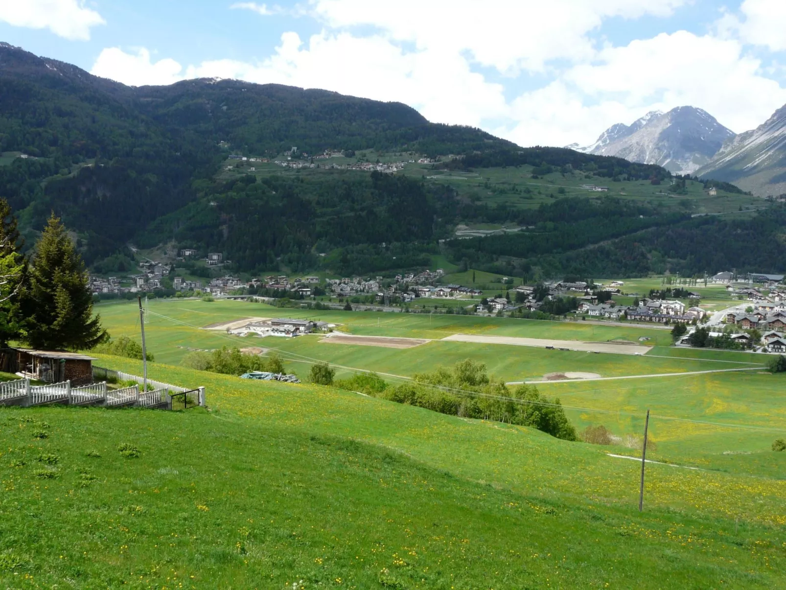 Wohnung 'Cornflower' mit privatem Balkon-Buiten