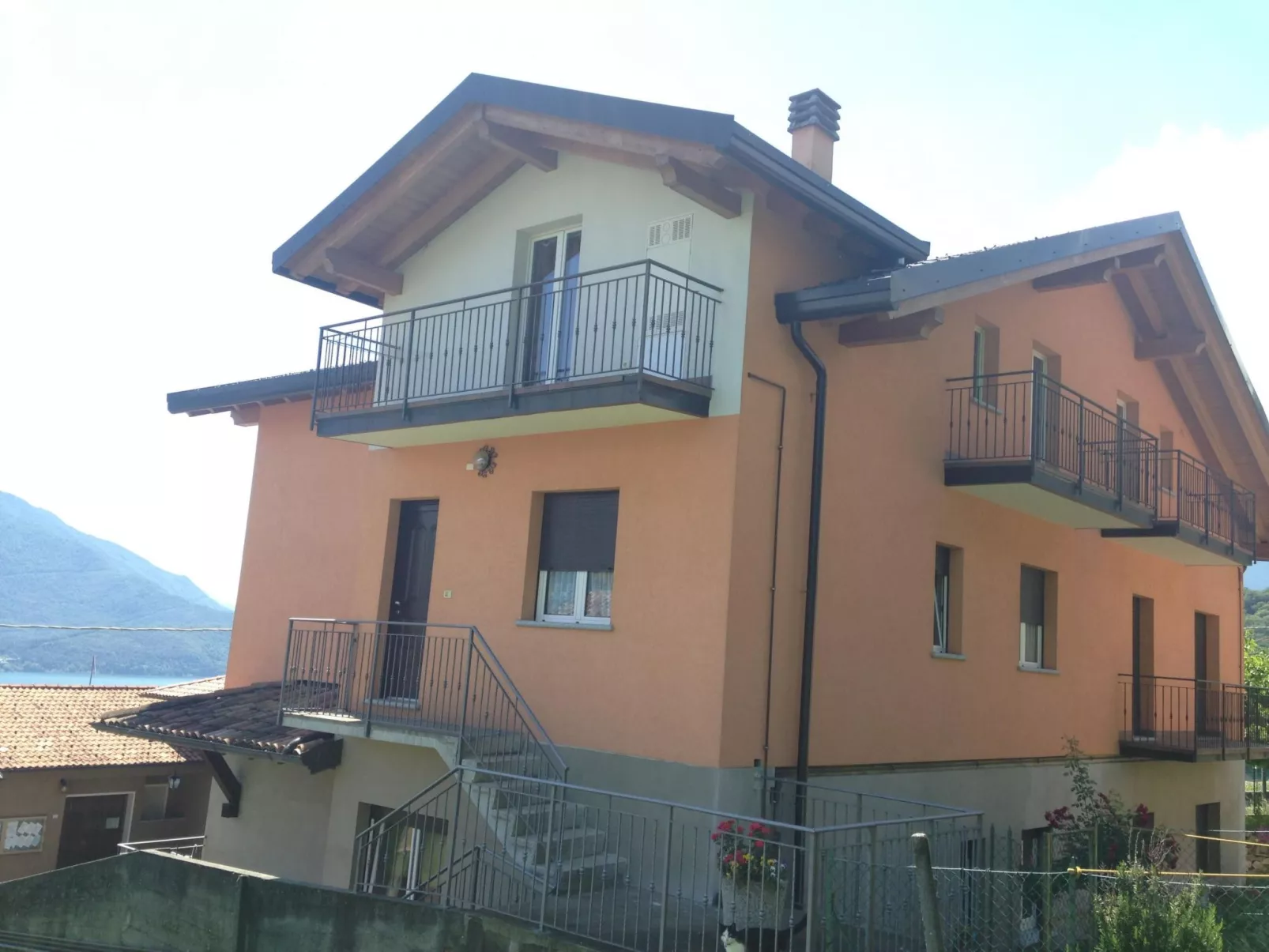 Wohnung "Spaziosa mansarda"-Buiten