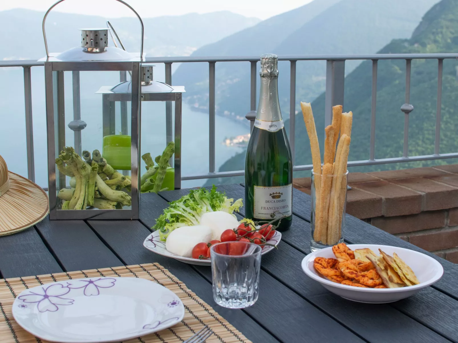 Wohnung mit Panaoramaterrasse und Pool-Buiten