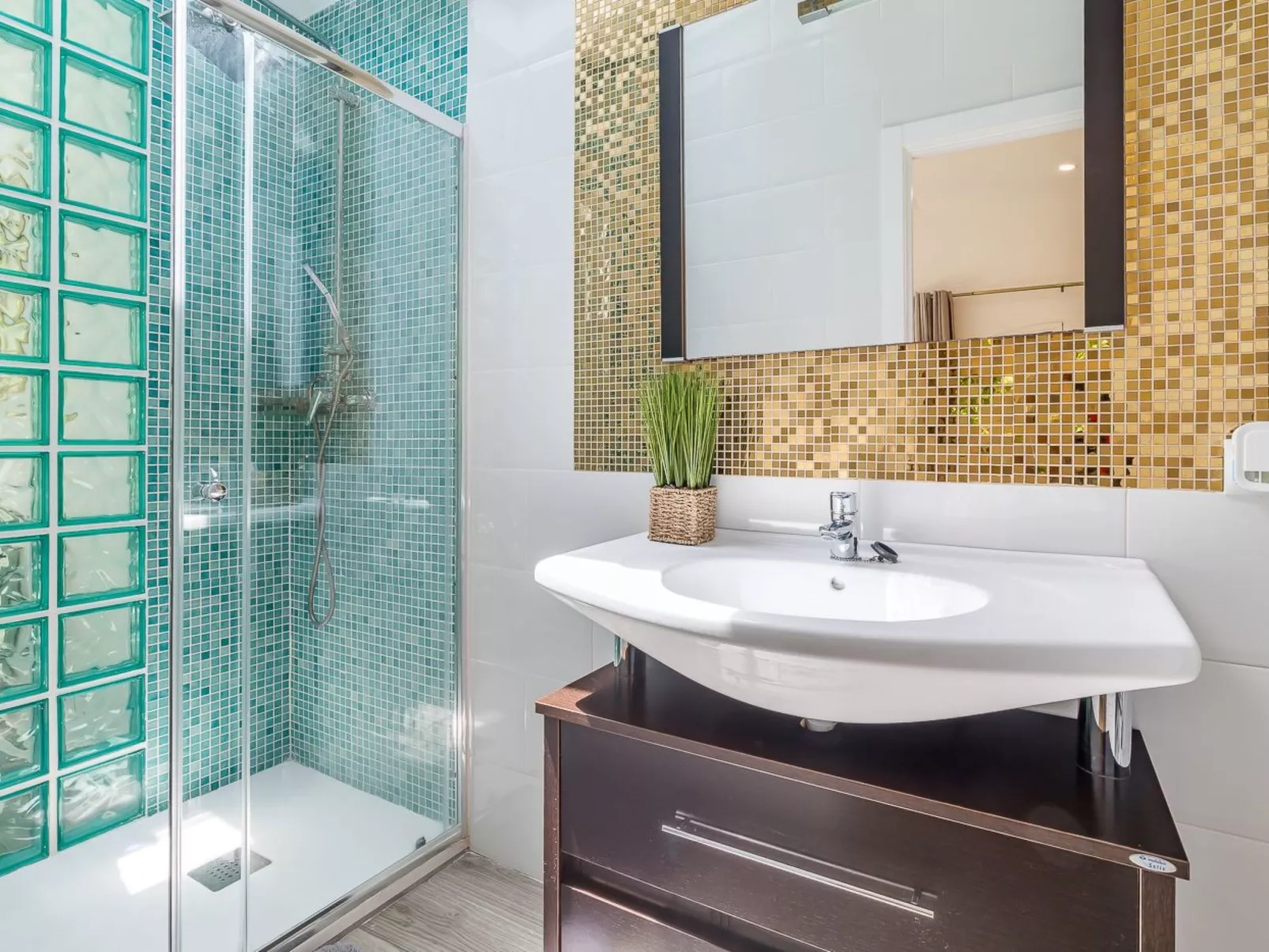 5-Suiten Madrid Villa Oasis, Schwimmbad-Spa, Fitnessraum, Club-Binnen