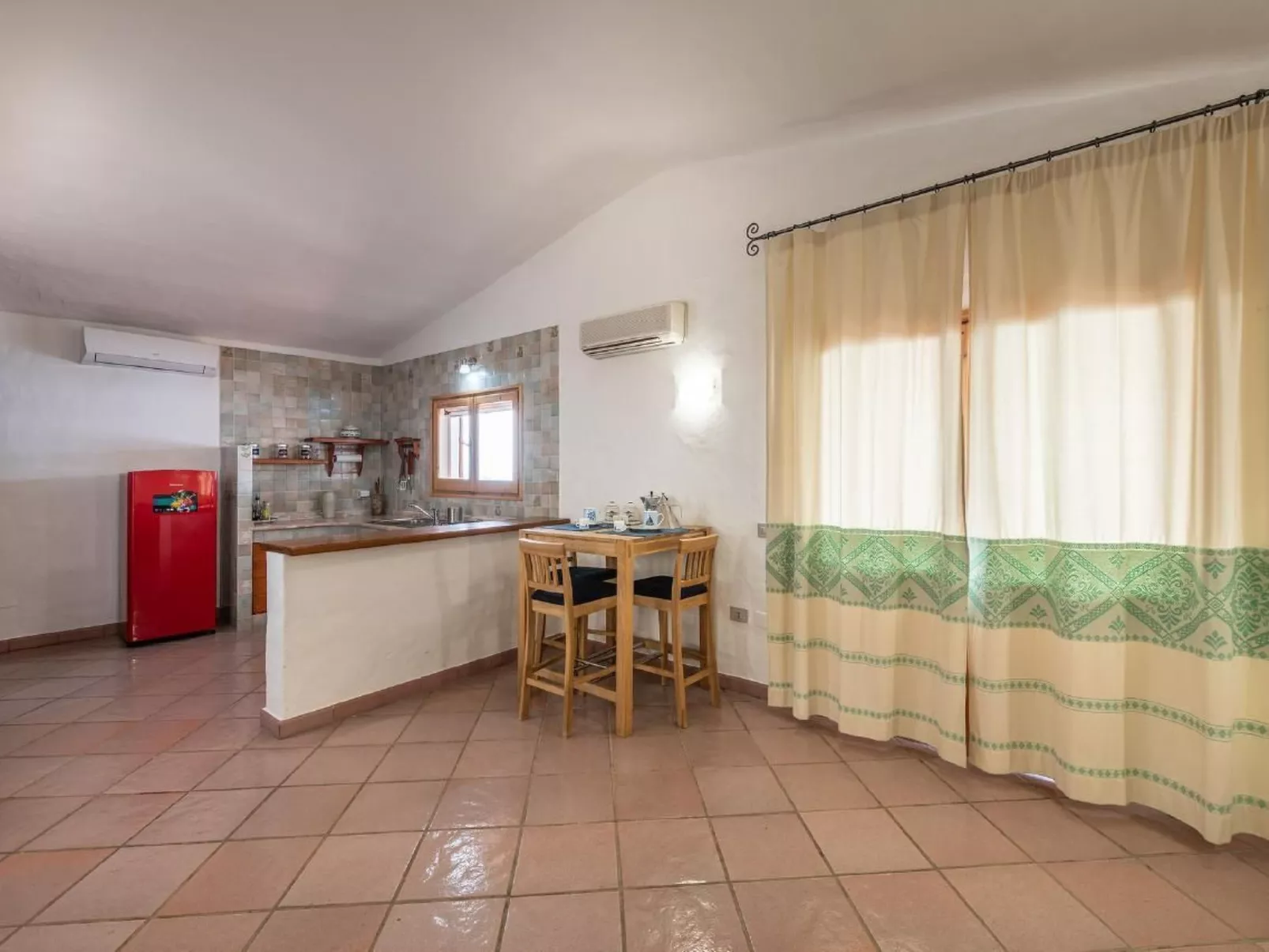 Wohnung in Torre Delle Stelle mit Terrasse und Grill, nah am Strand-Image-tags.info