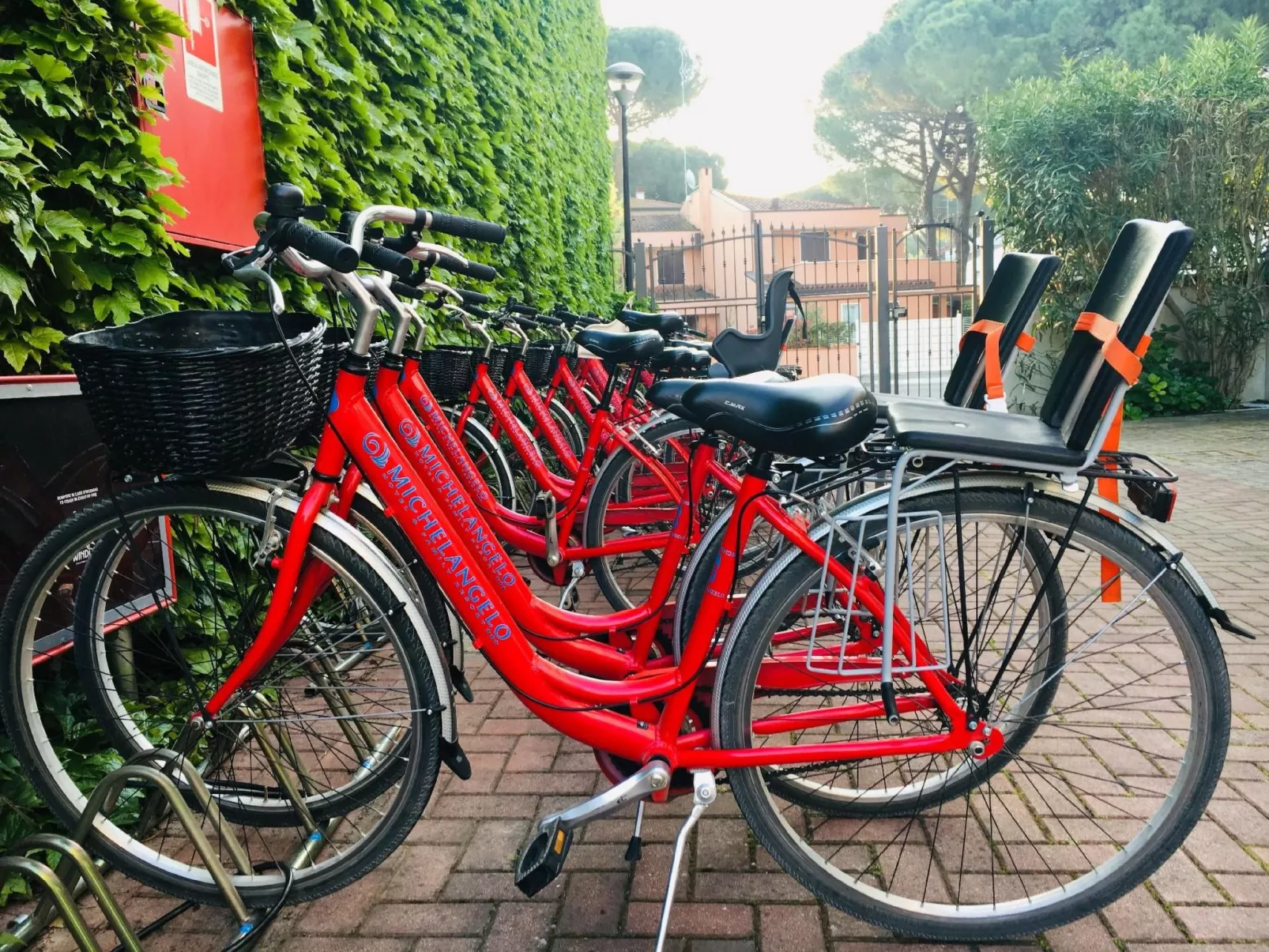 In Lido Di Spina mit Möbliertem Balkon-Image-tags.info