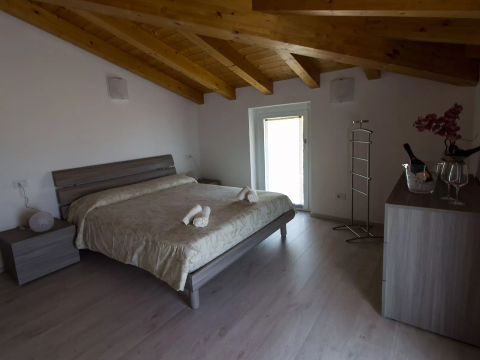 'Villa Perla del Lago-Image-tags.info