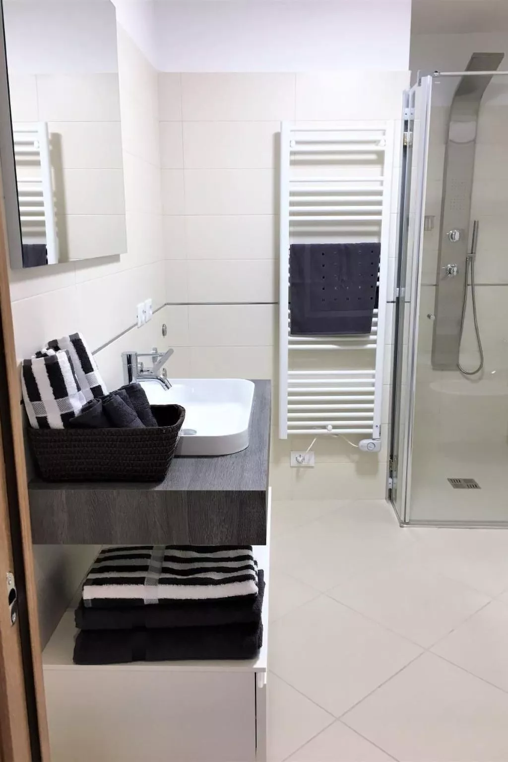 'Bella Vacanza 2-Image-tags.info