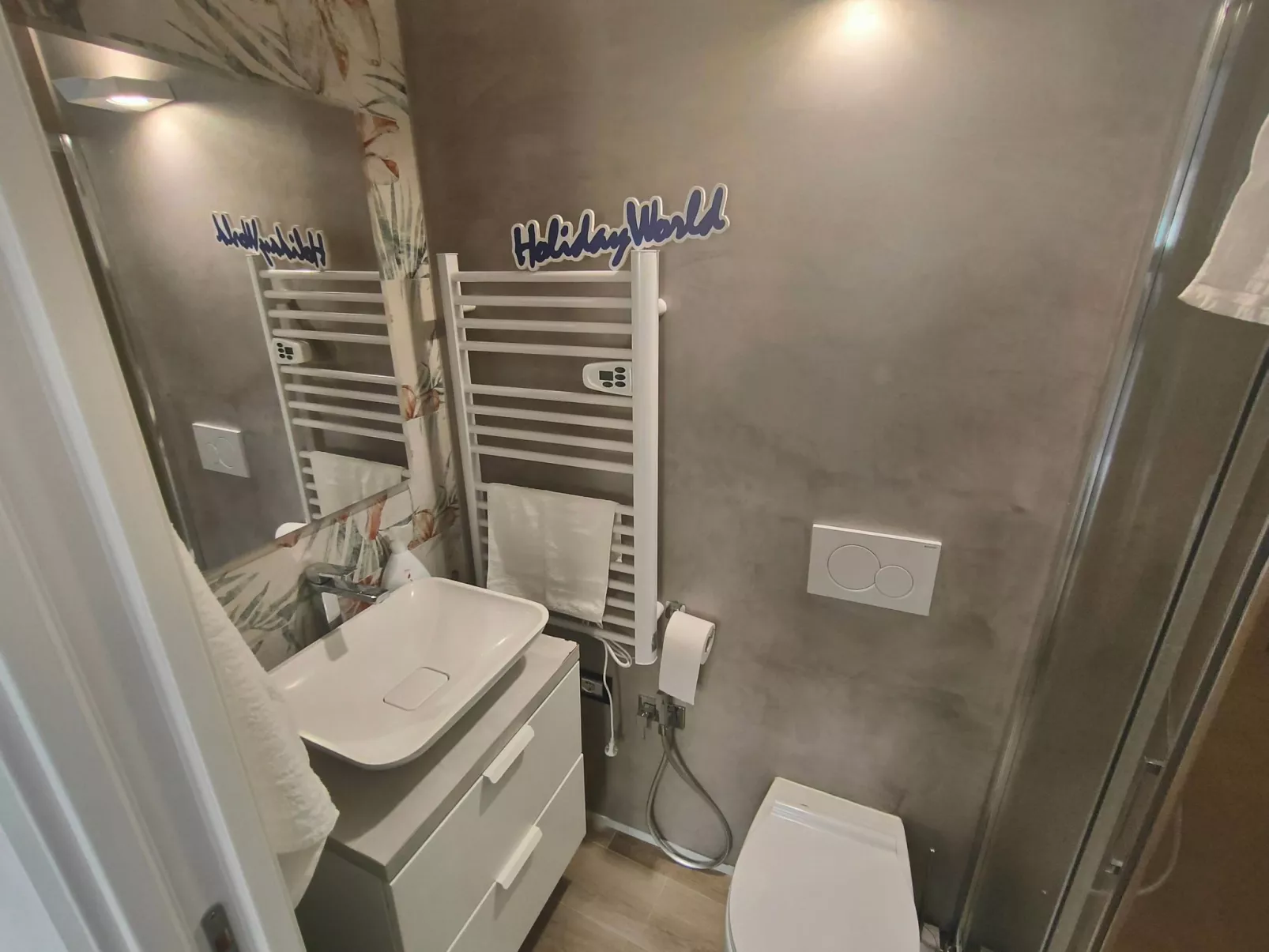 Vaze's Heart by Holiday World-Binnen