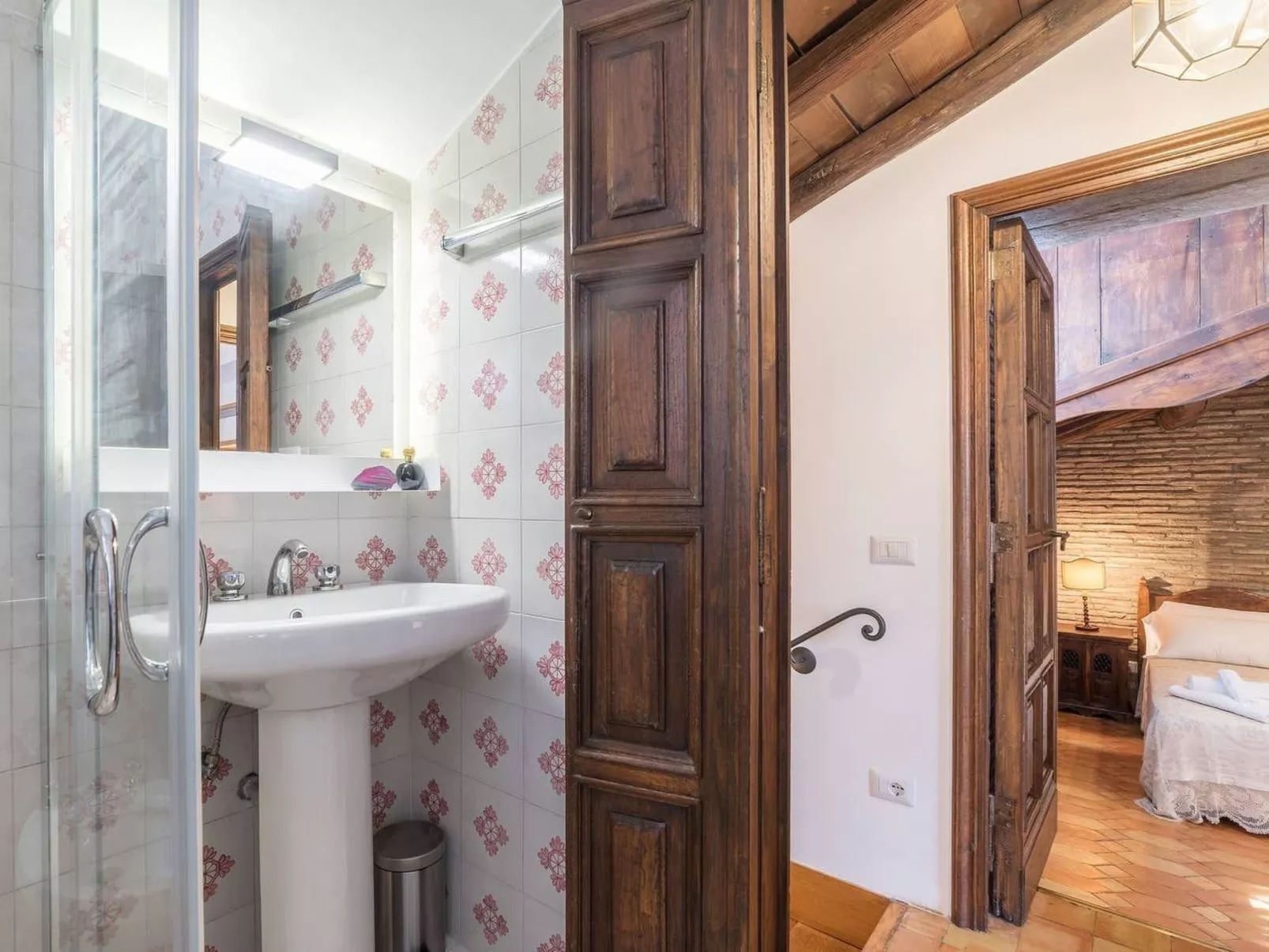 Ruhige Dächer im Herzen von Rom-Binnen