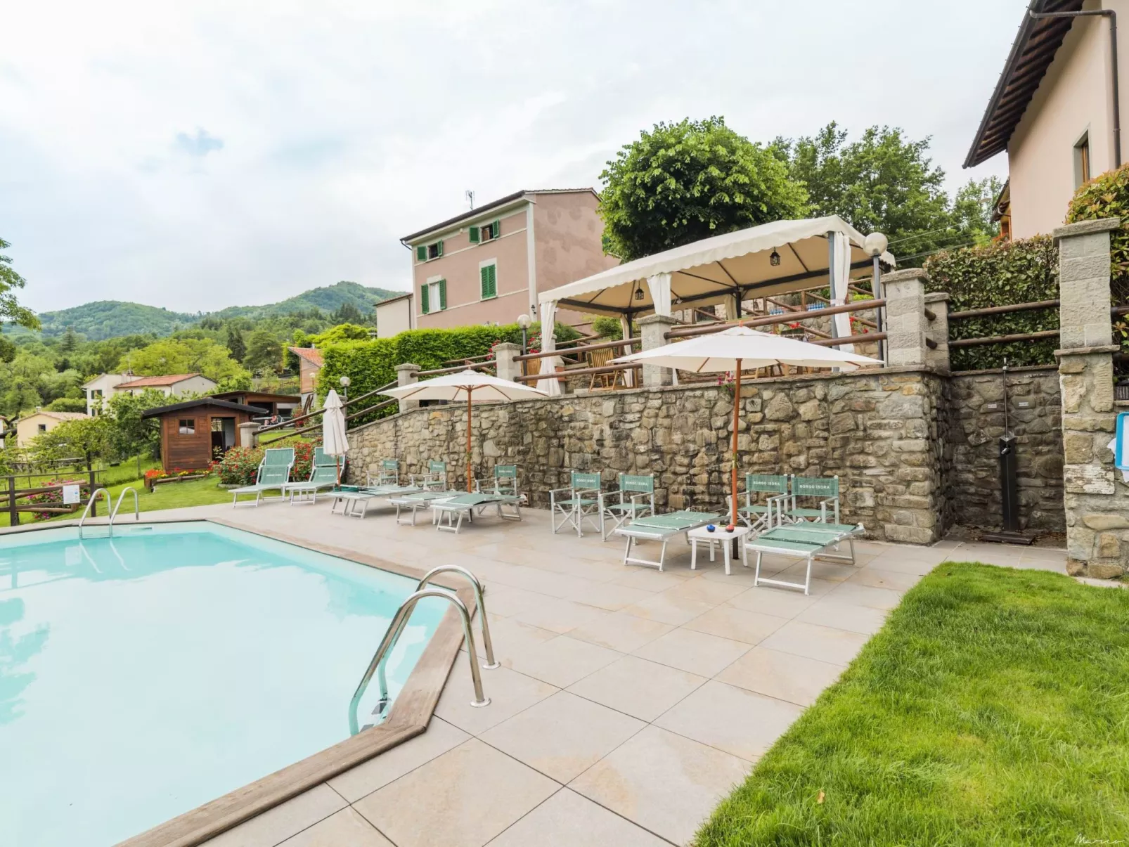 'Case cioni' mit Schwimmbad-Image-tags.info