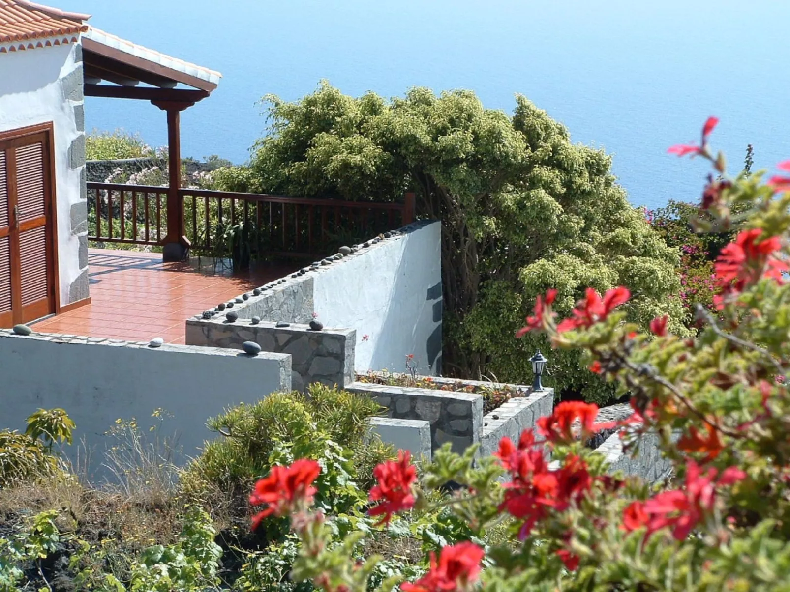 Mit Garten und wunderbarer Aussicht-Buiten