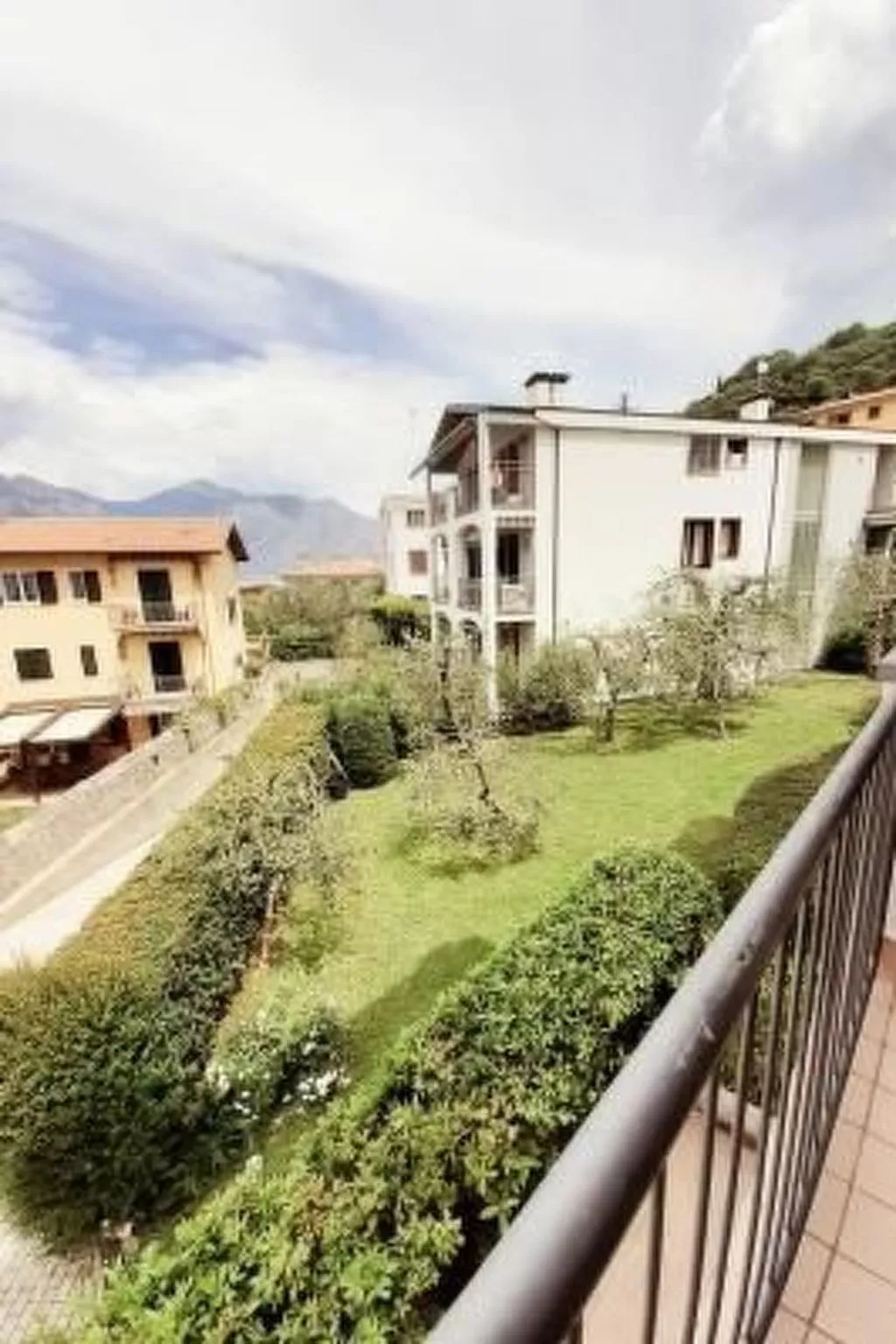 Balkon mit Seeblick, WiFi,, Nähe zum Zentrum-Buiten