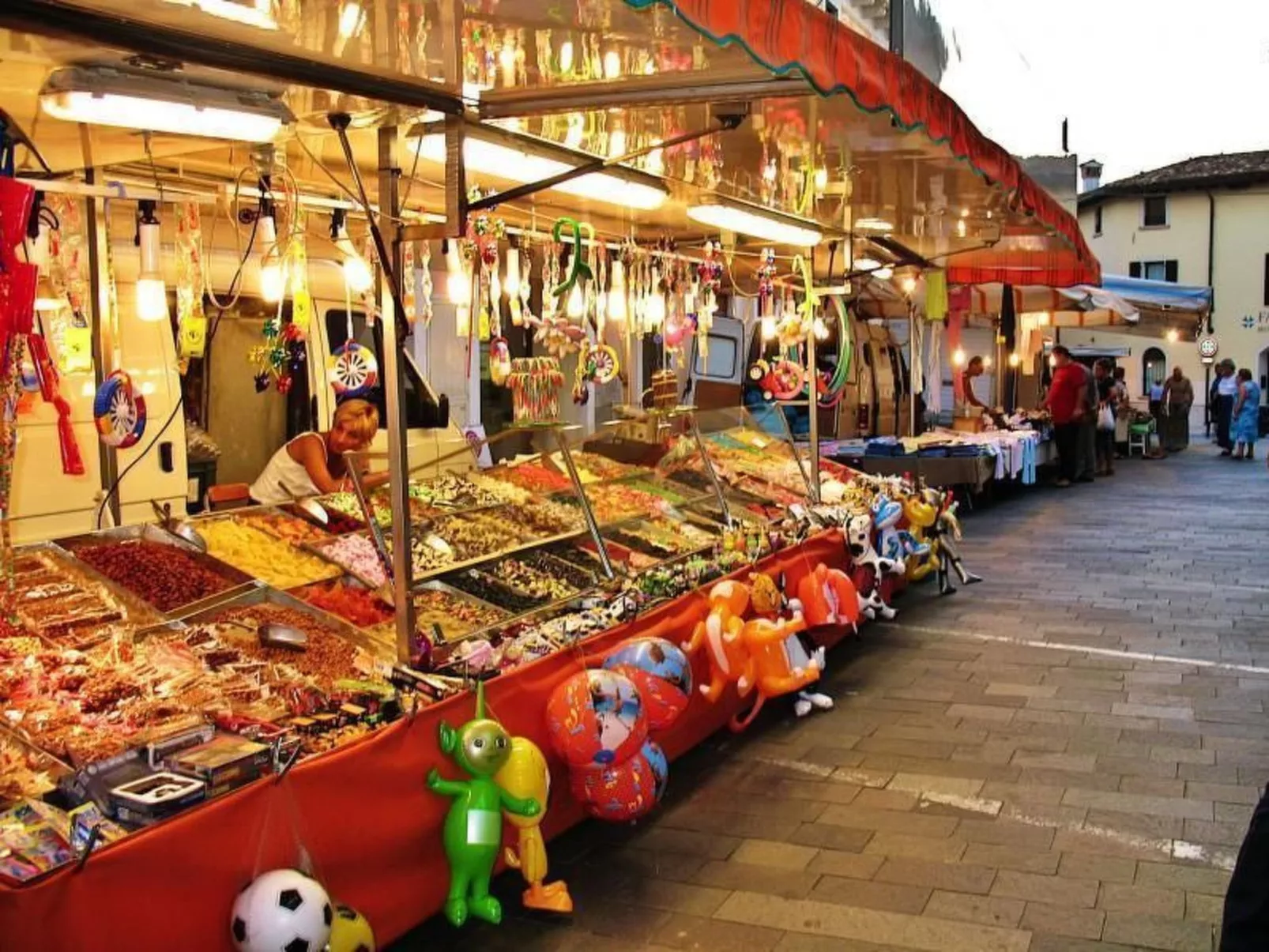 Angenehme Wohnung in Solarolo mit Parkplatz-Buiten