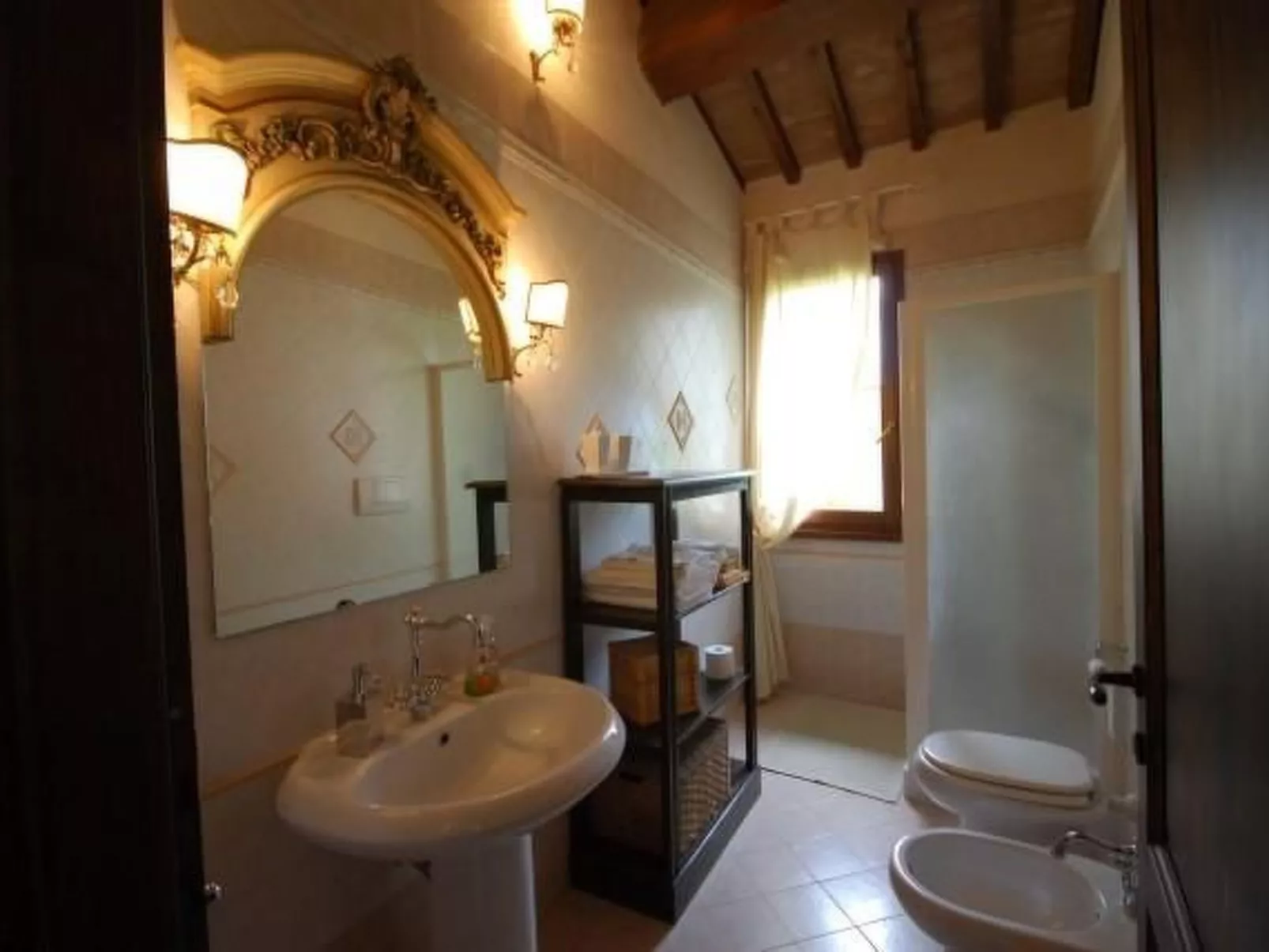 Gemütliches Ferienhaus mit Privatem Pool-Binnen