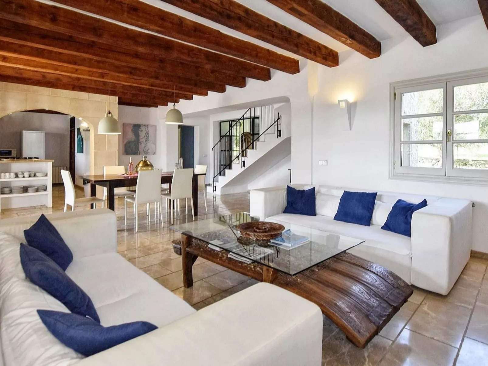 Ibizenkisches Haus mit Pool und Beachvolley-Blick-Image-tags.info