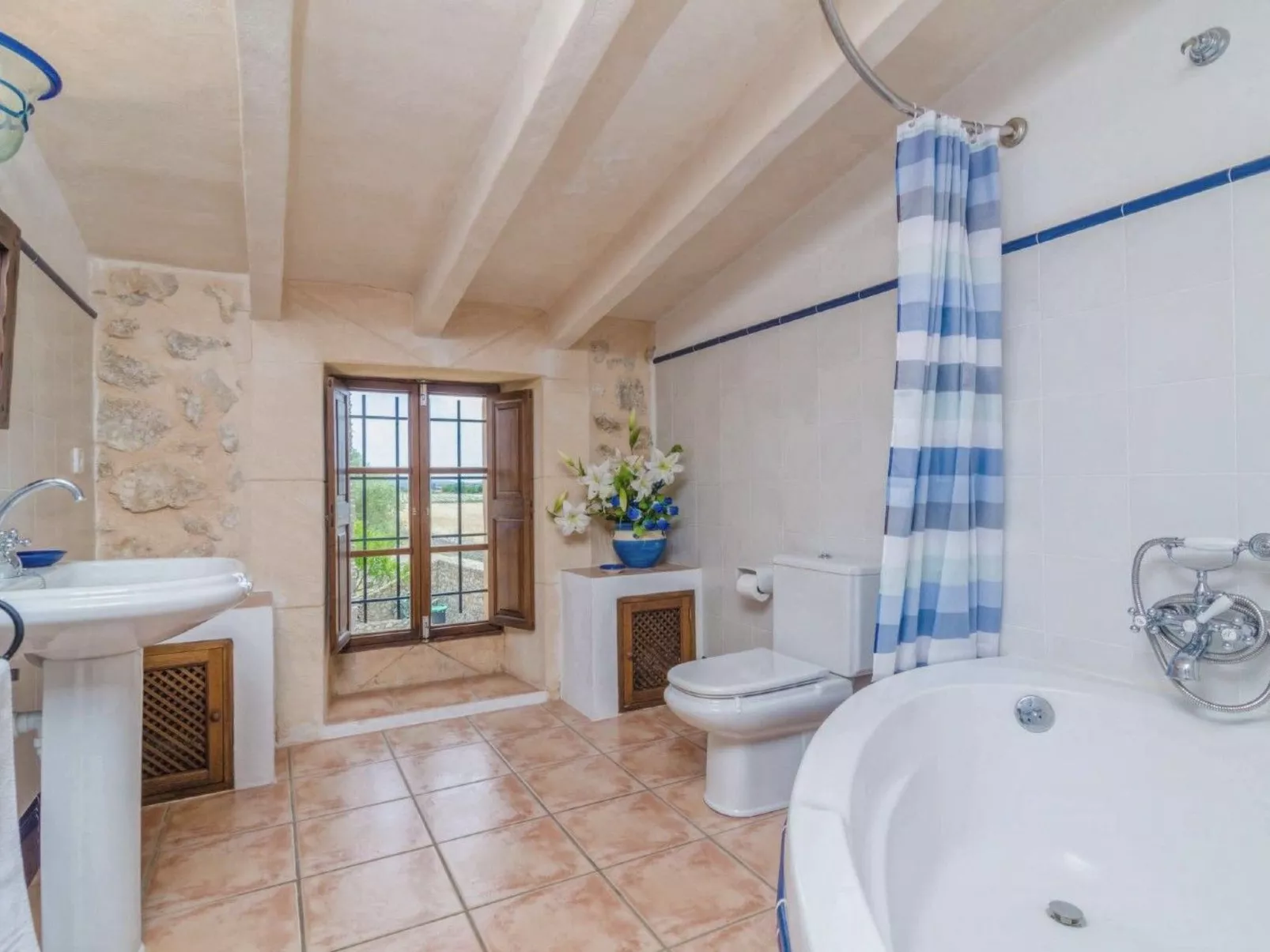 Wunderschönes Ferienhaus in Vilafranca De Bonany mit Privatem Pool-Image-tags.info