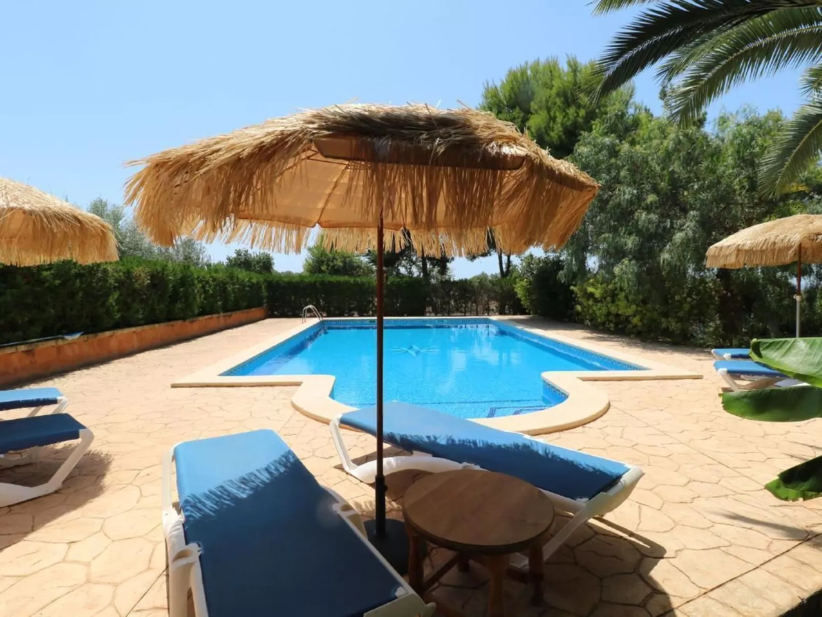 Fi. Camaron-Crestall-Buiten