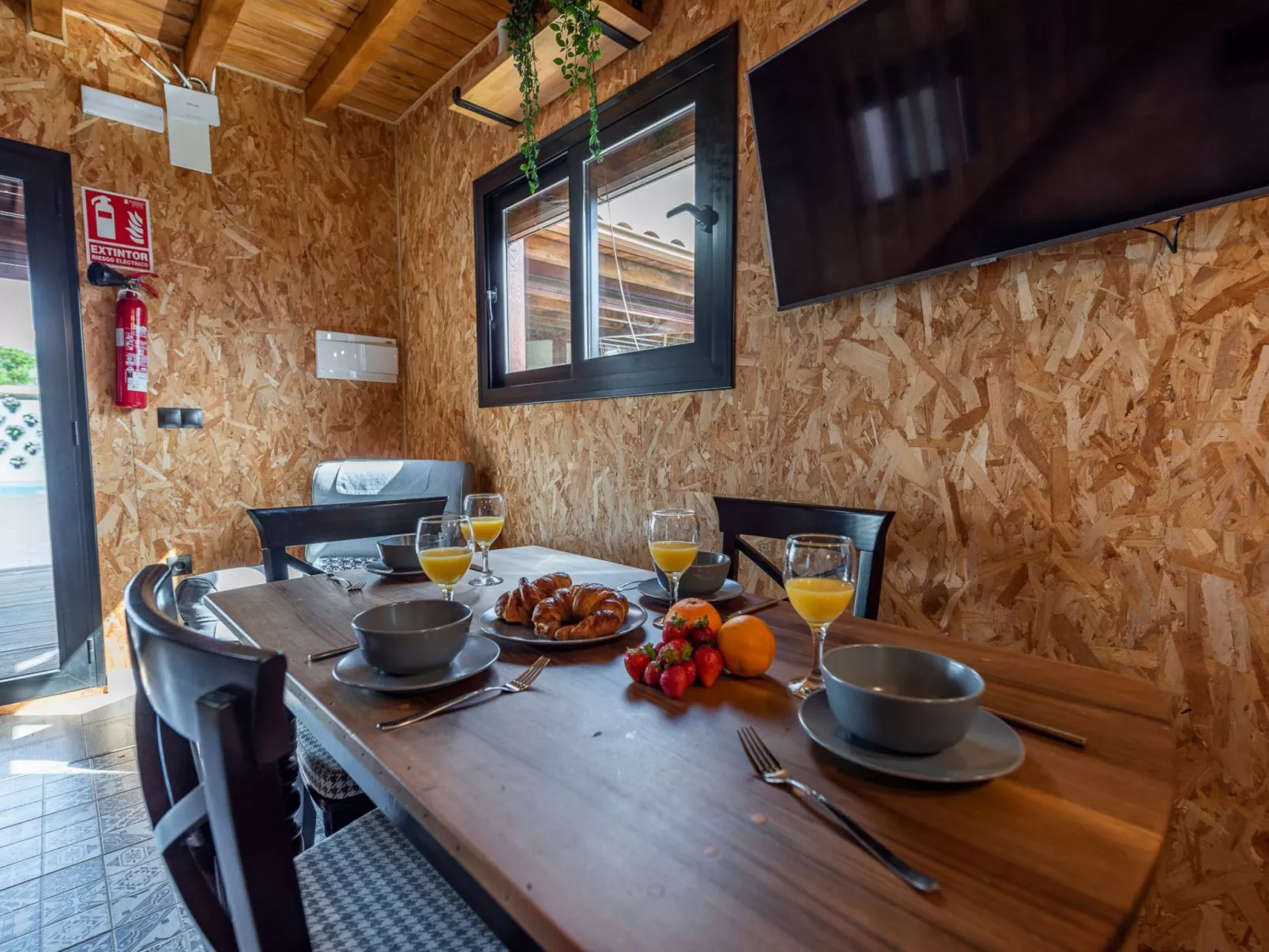 Chalet "Casita de Madera-Image-tags.info