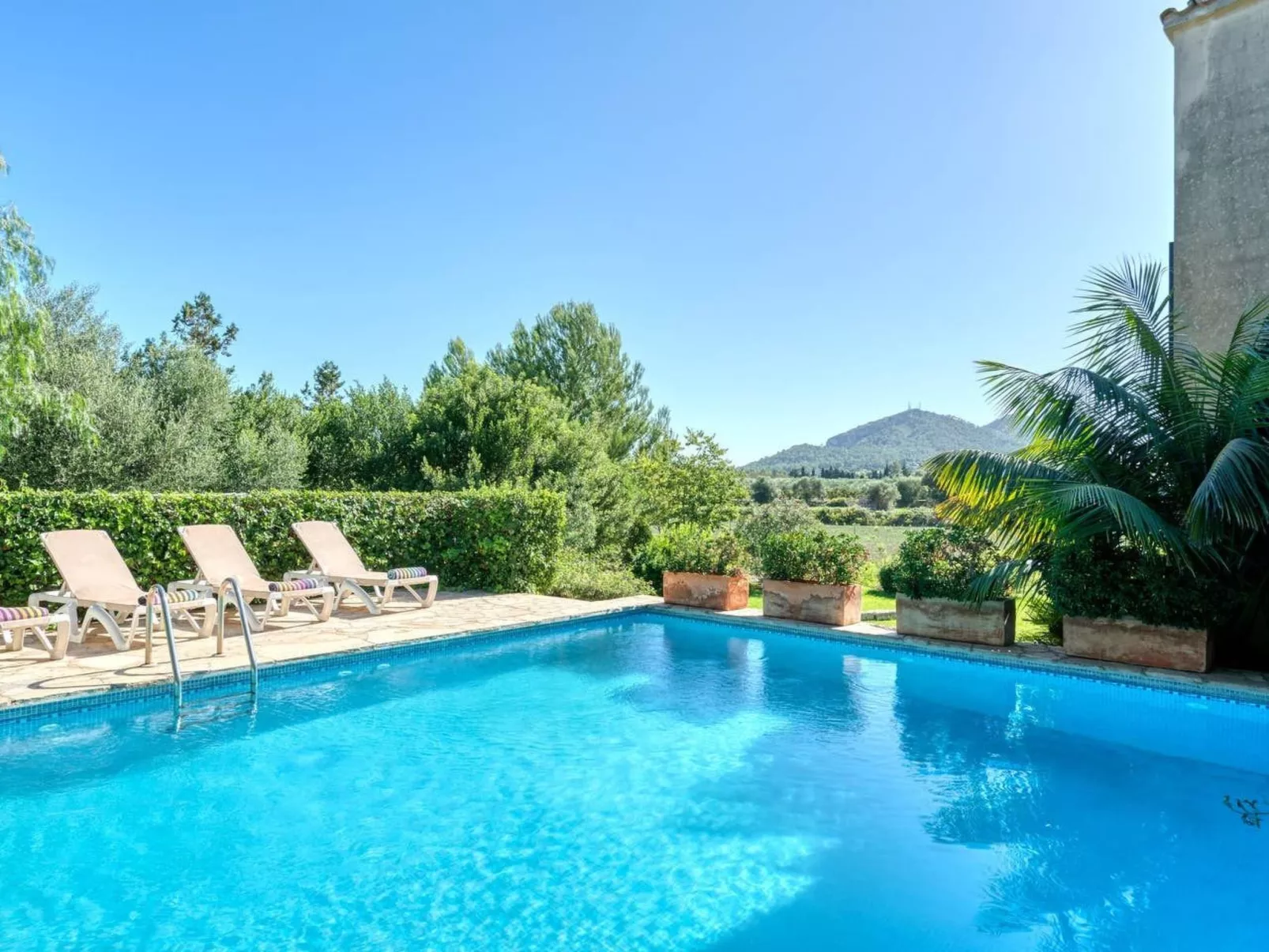 Finca mit Garten, Grill und Terrasse-Buiten