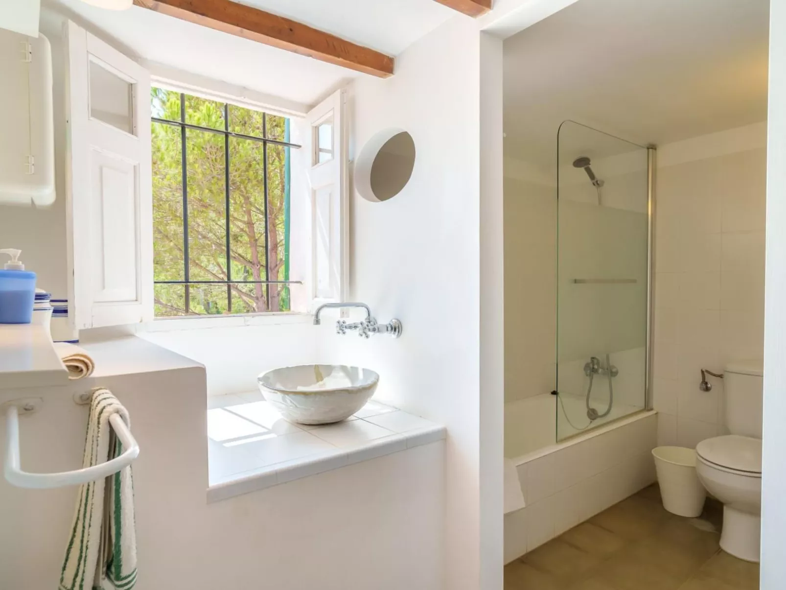 Beeindruckende Villa mit Meerblick und Schwimmbad-Image-tags.info