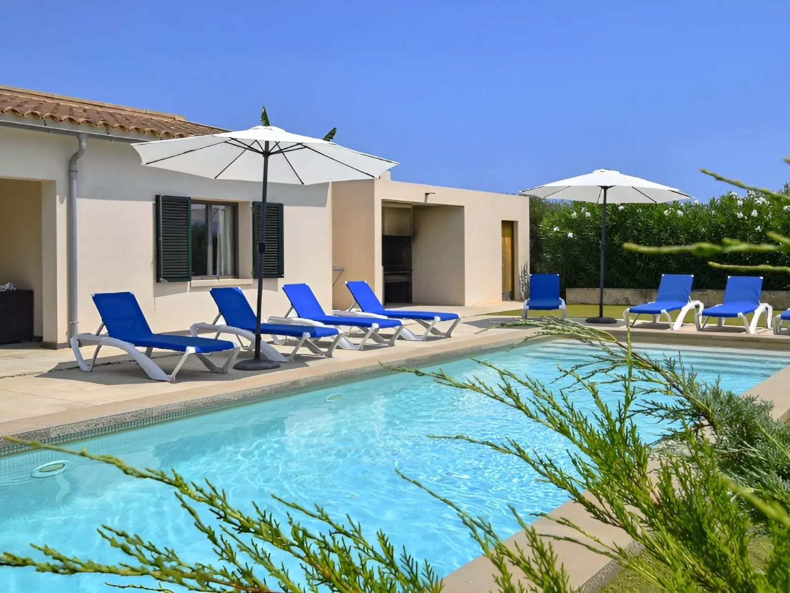 Modernes Haus in Meeresnähe