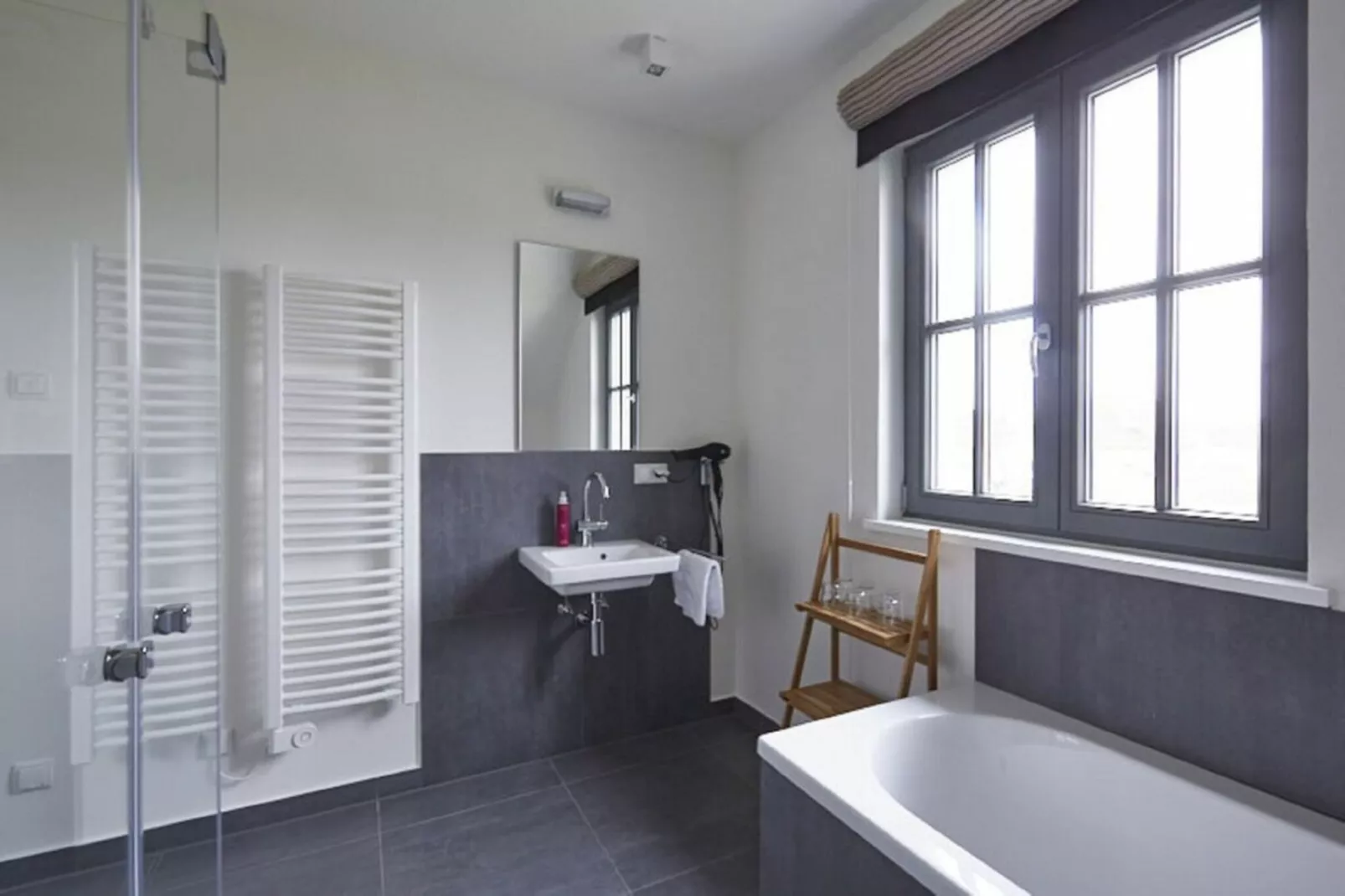 379189-Badkamer