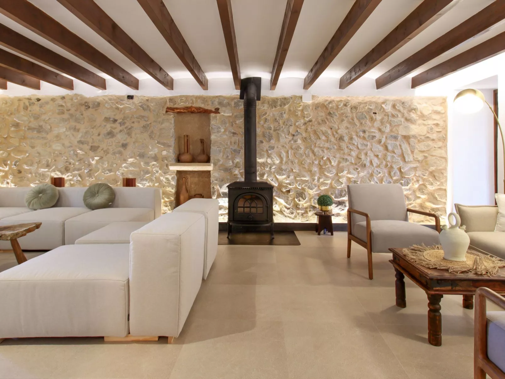 Große Villa auf dem Lande in der Nähe von Pollensa.-Buiten