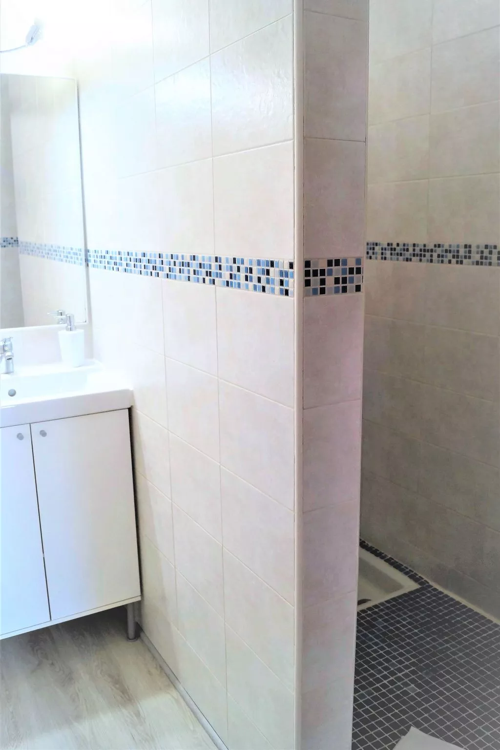 Bungalow con piscina-Binnen