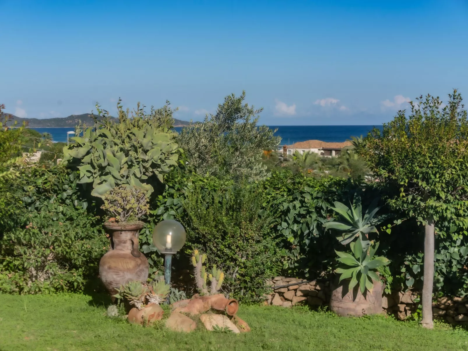 Herrliche freistehende Villa mit Meerblick und nur wenige Gehminuten vom Strand-Image-tags.info