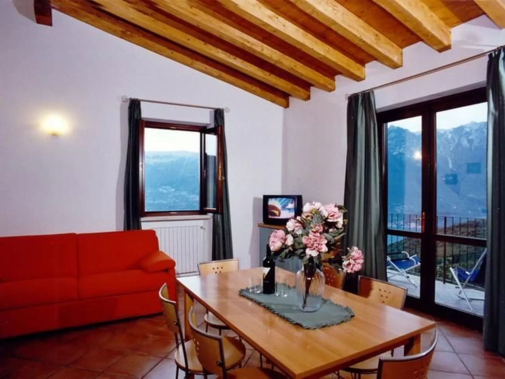 'Zwei-Zimmer-Balkon-Binnen