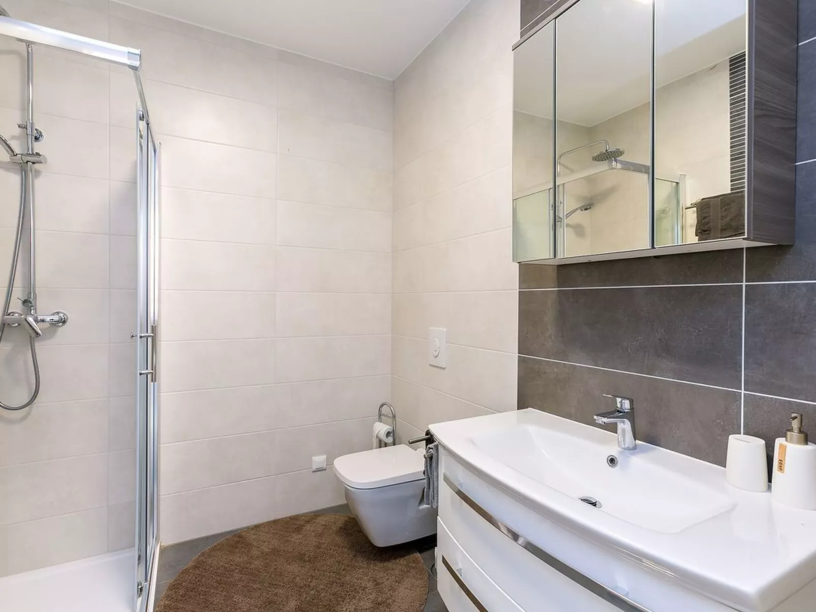 Für 7 Personen ca. 75 m&sup2; in Medulin, Istrien (Medulin und Umgebung)-Image-tags.info