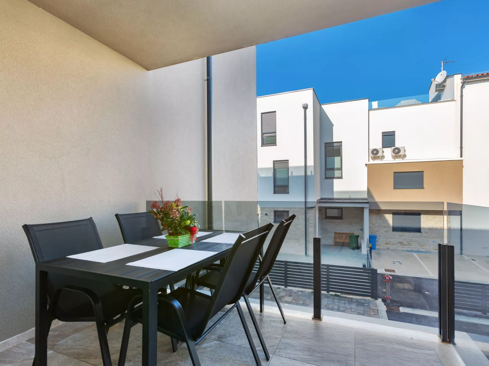 Alex-Betty direkt am Meer-Buiten